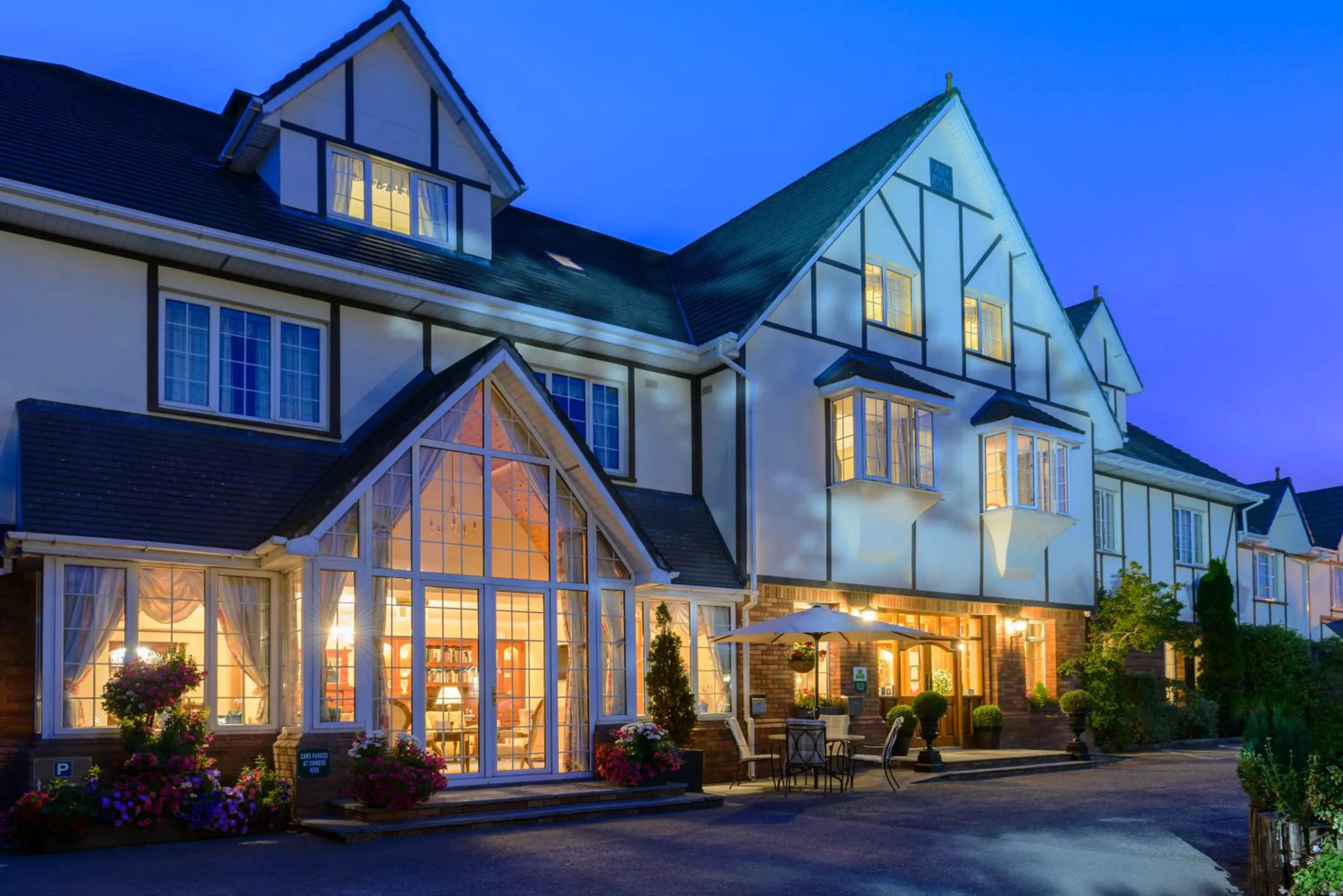 Facade/entrance in Old Weir Lodge