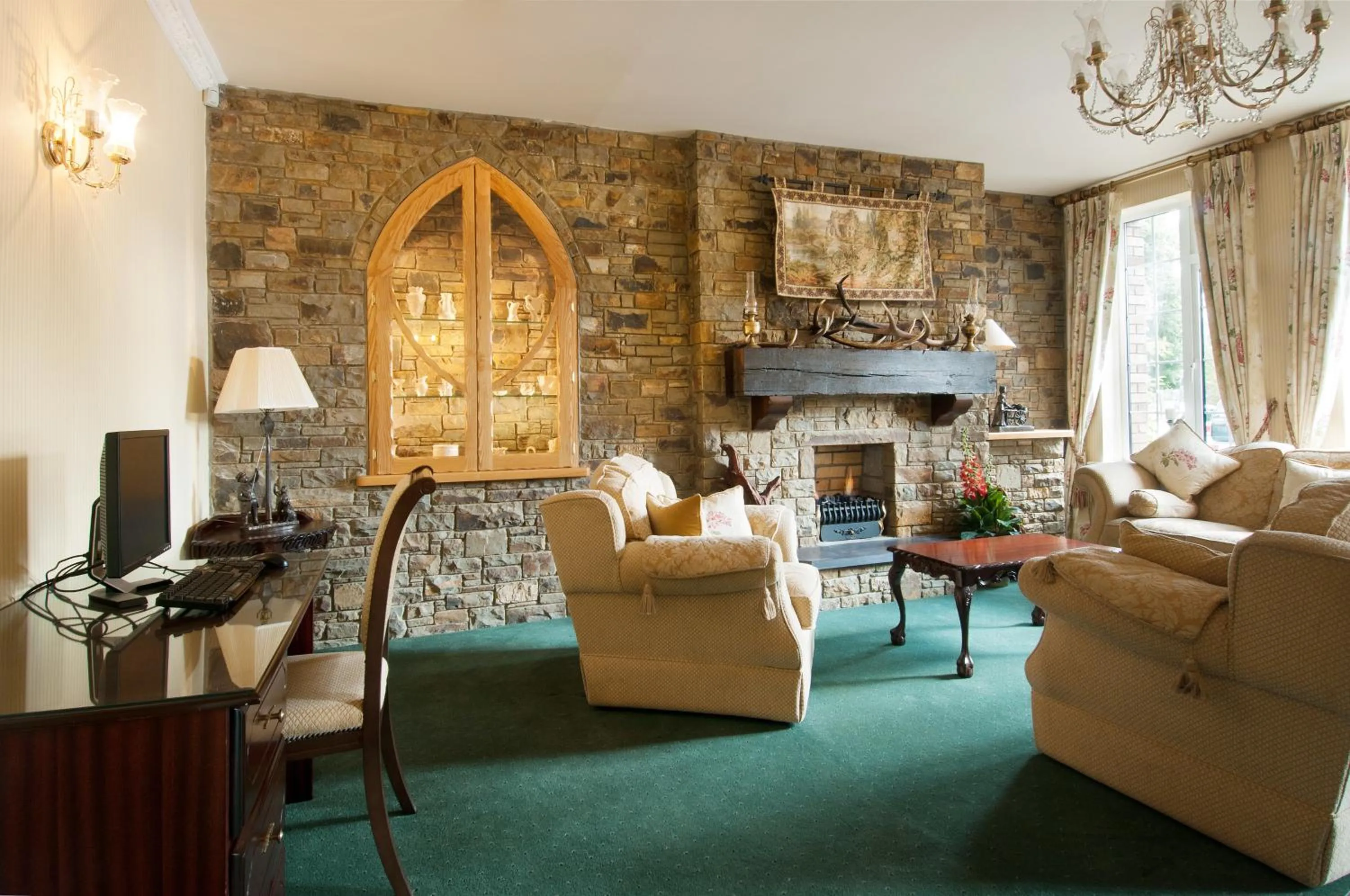 Day in Old Weir Lodge