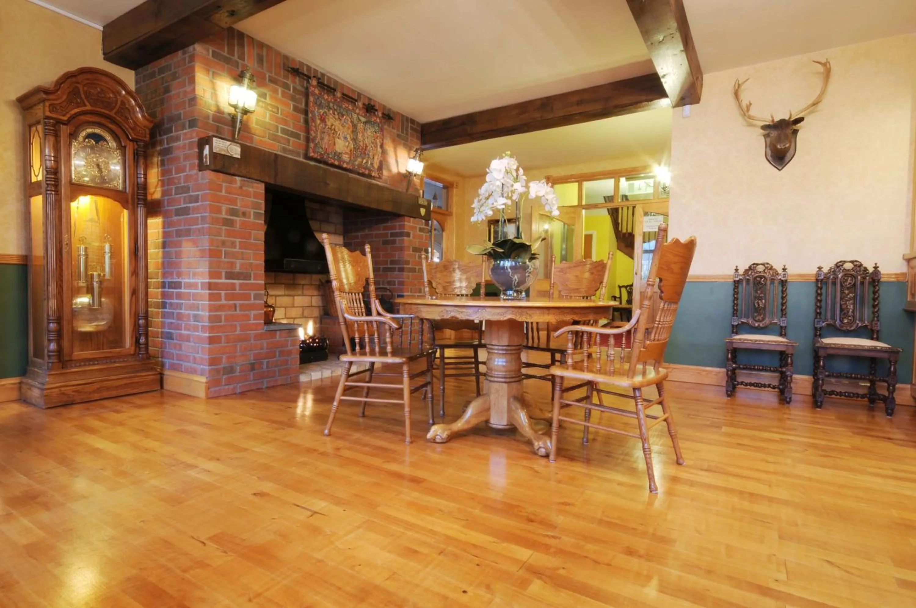 Lounge or bar in Old Weir Lodge