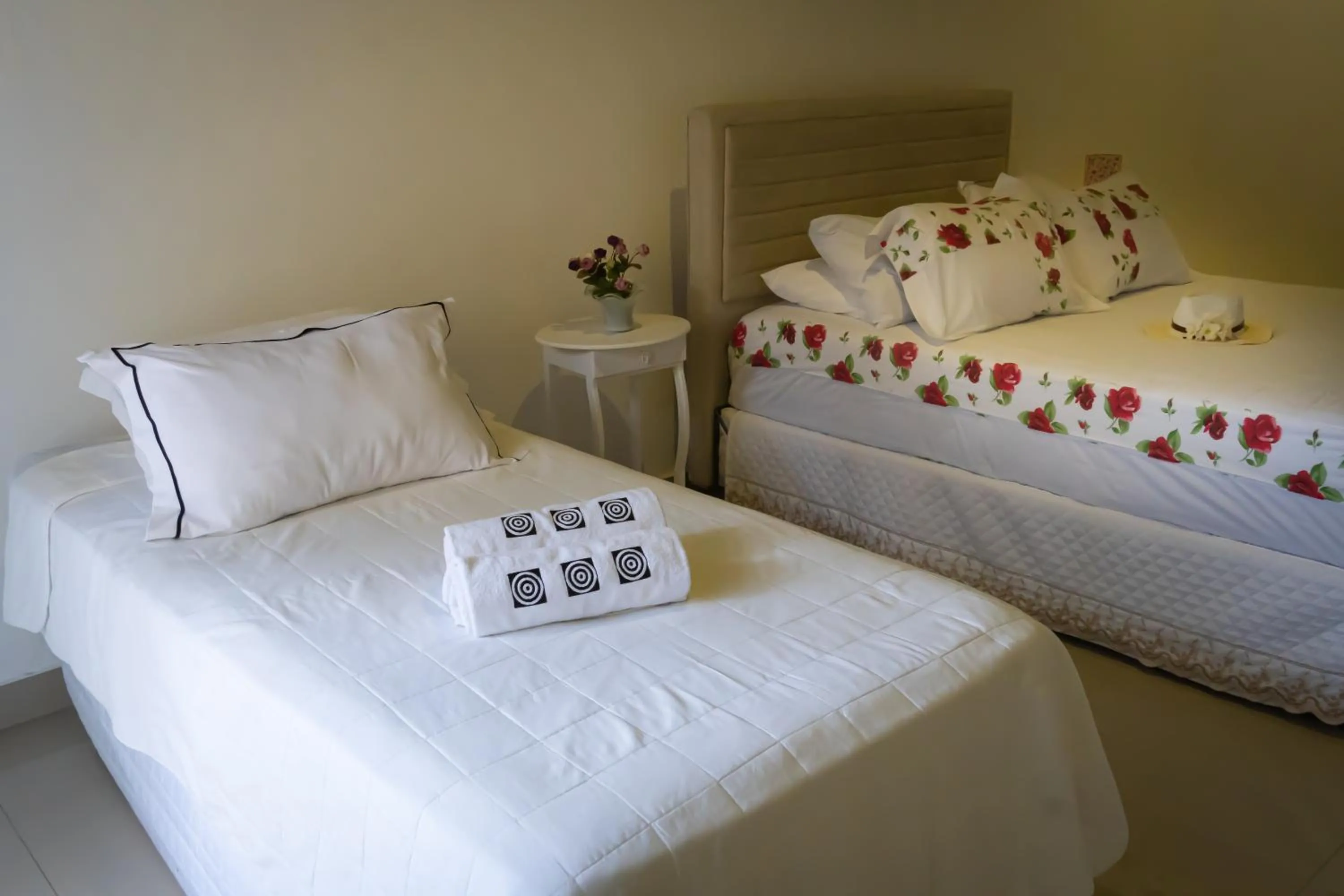 Photo of the whole room, Bed in Pousada Gata Russa