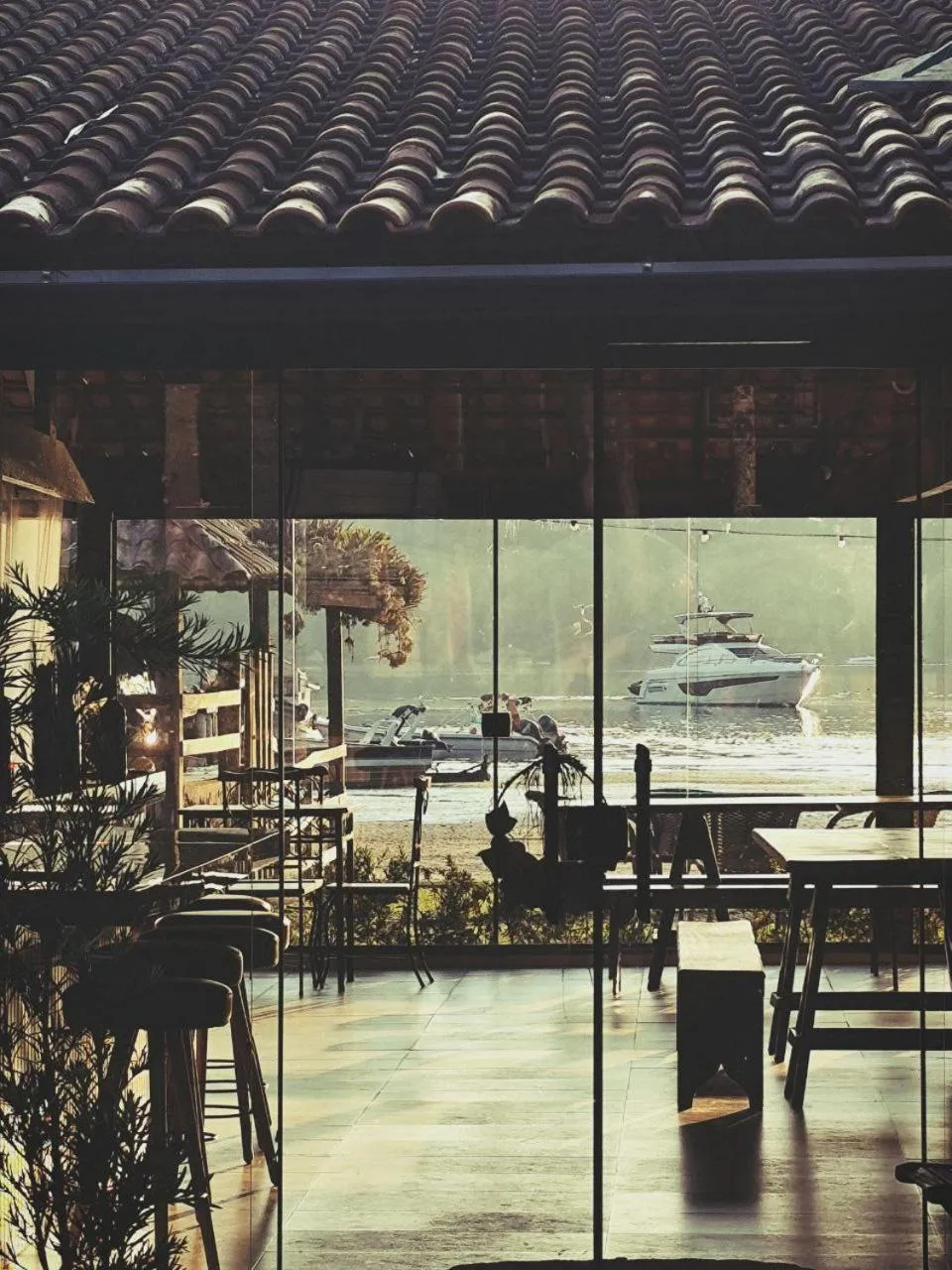 Restaurant/places to eat in Pousada Gata Russa