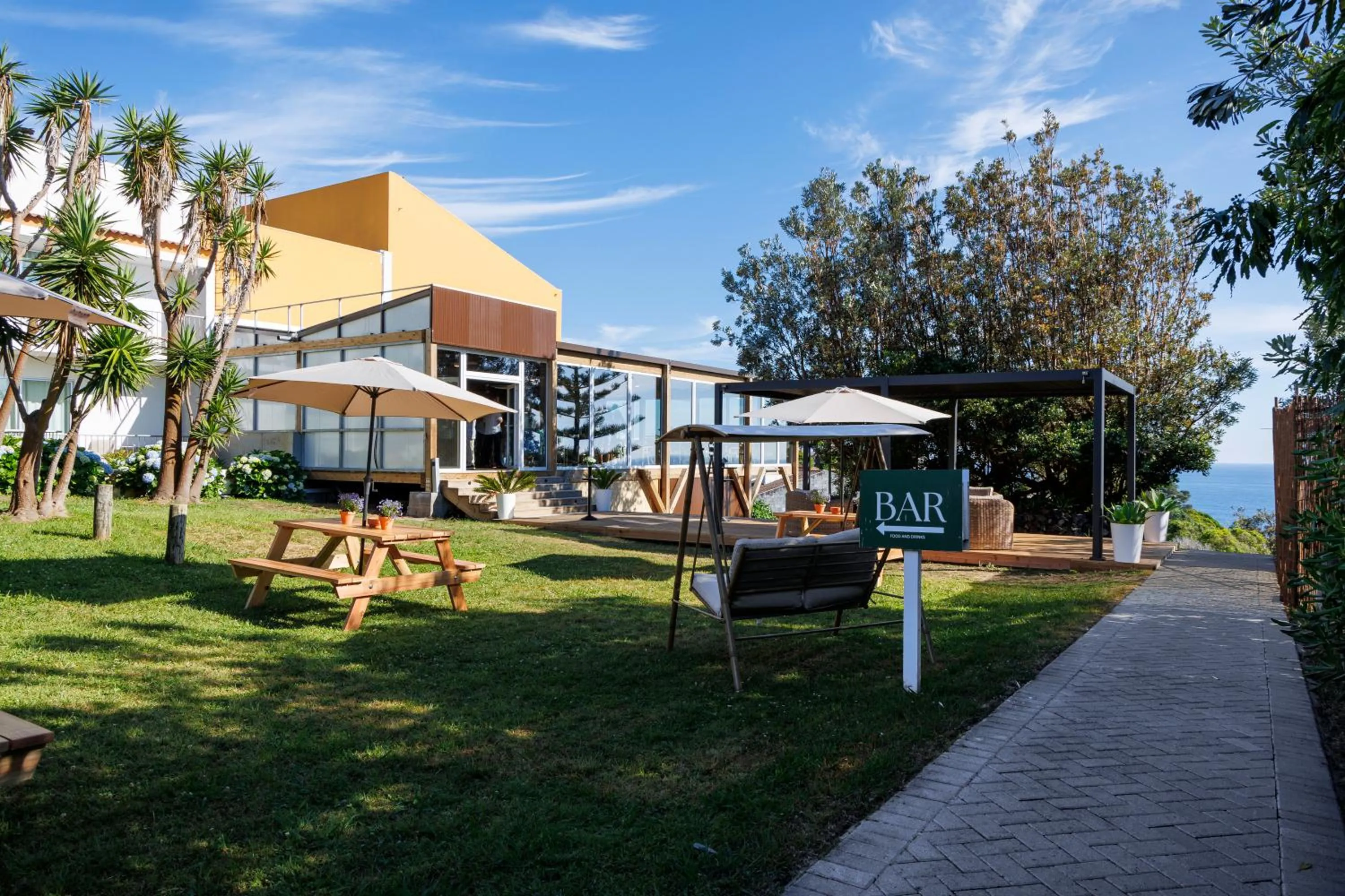 Restaurant/places to eat in ANC Resort