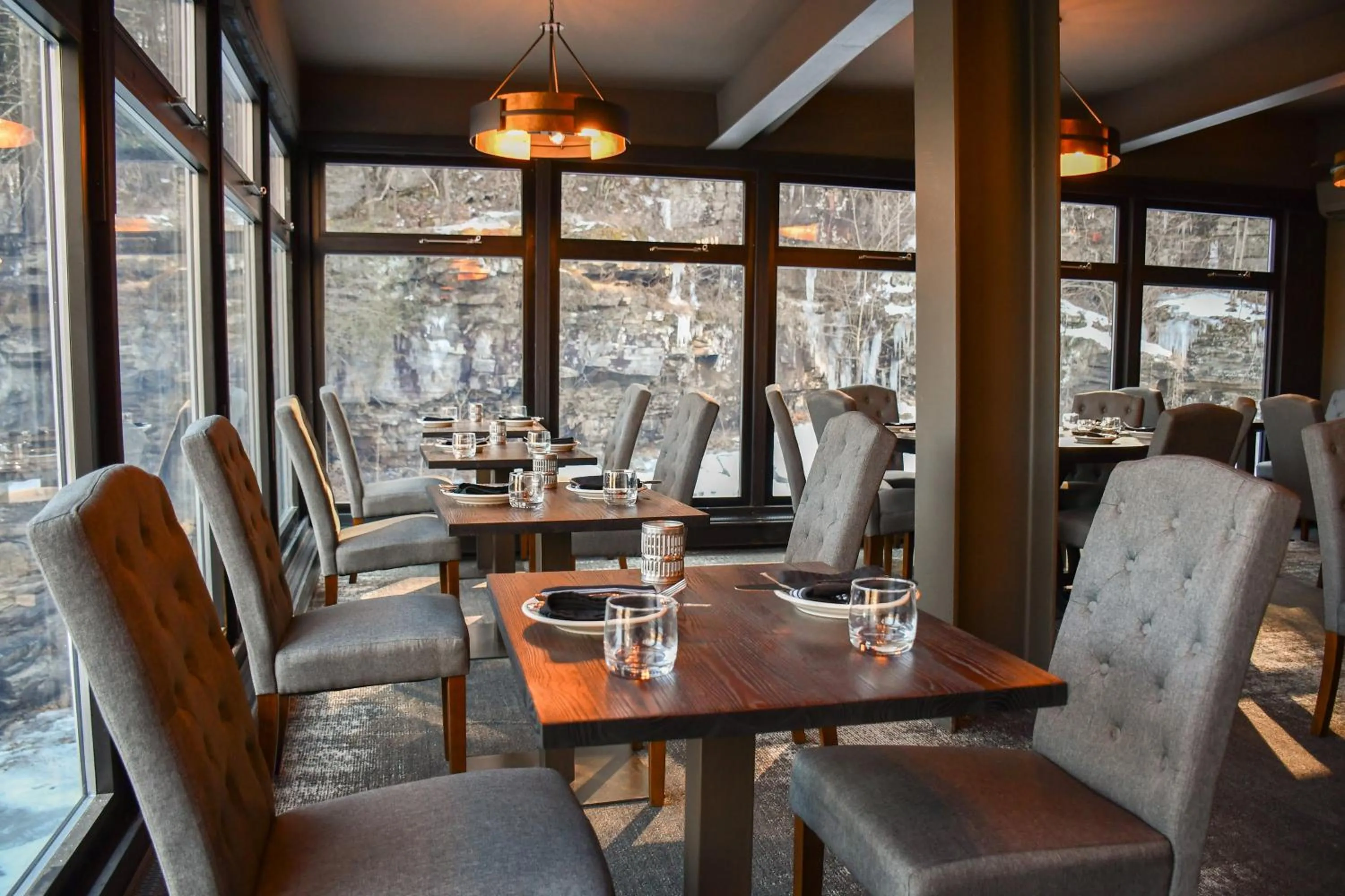 Restaurant/places to eat in Ledges Hotel