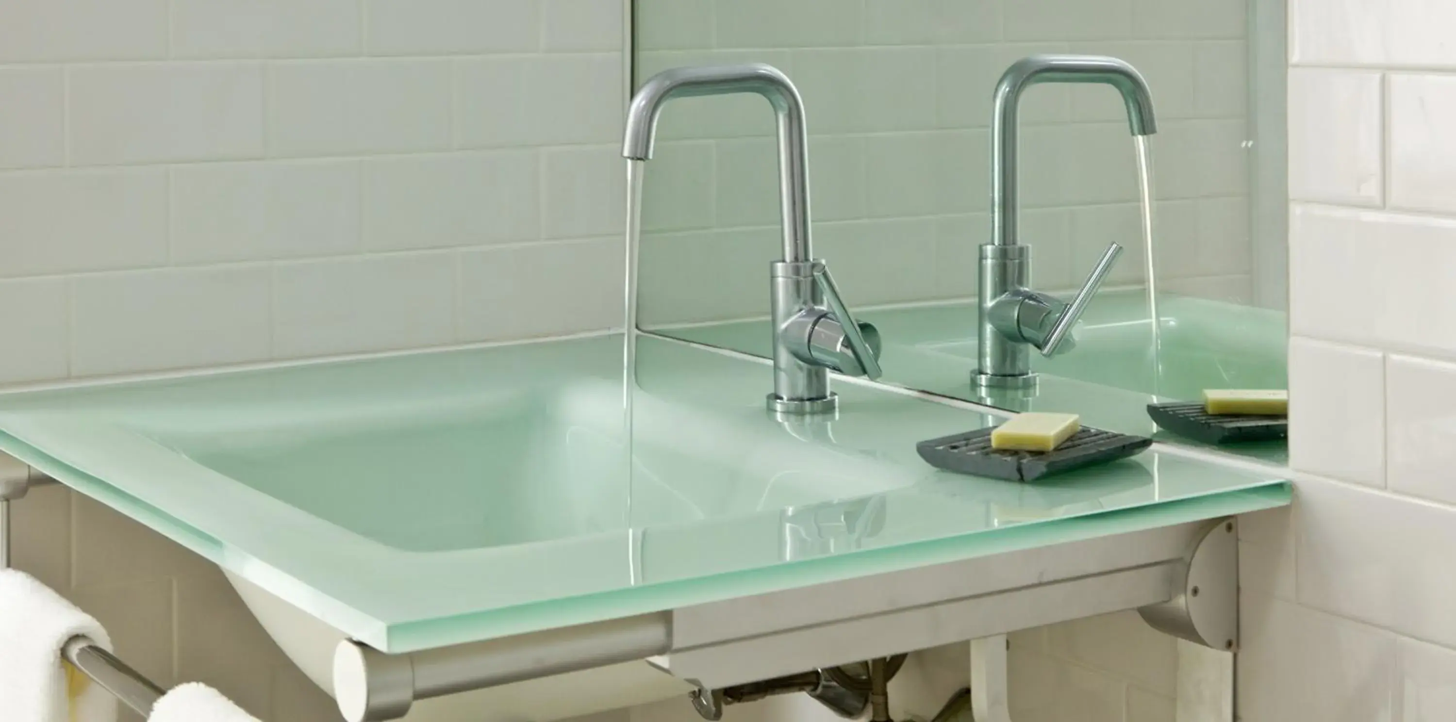 Queen Room in Ledges Hotel Queen Room in Ledges Hotel