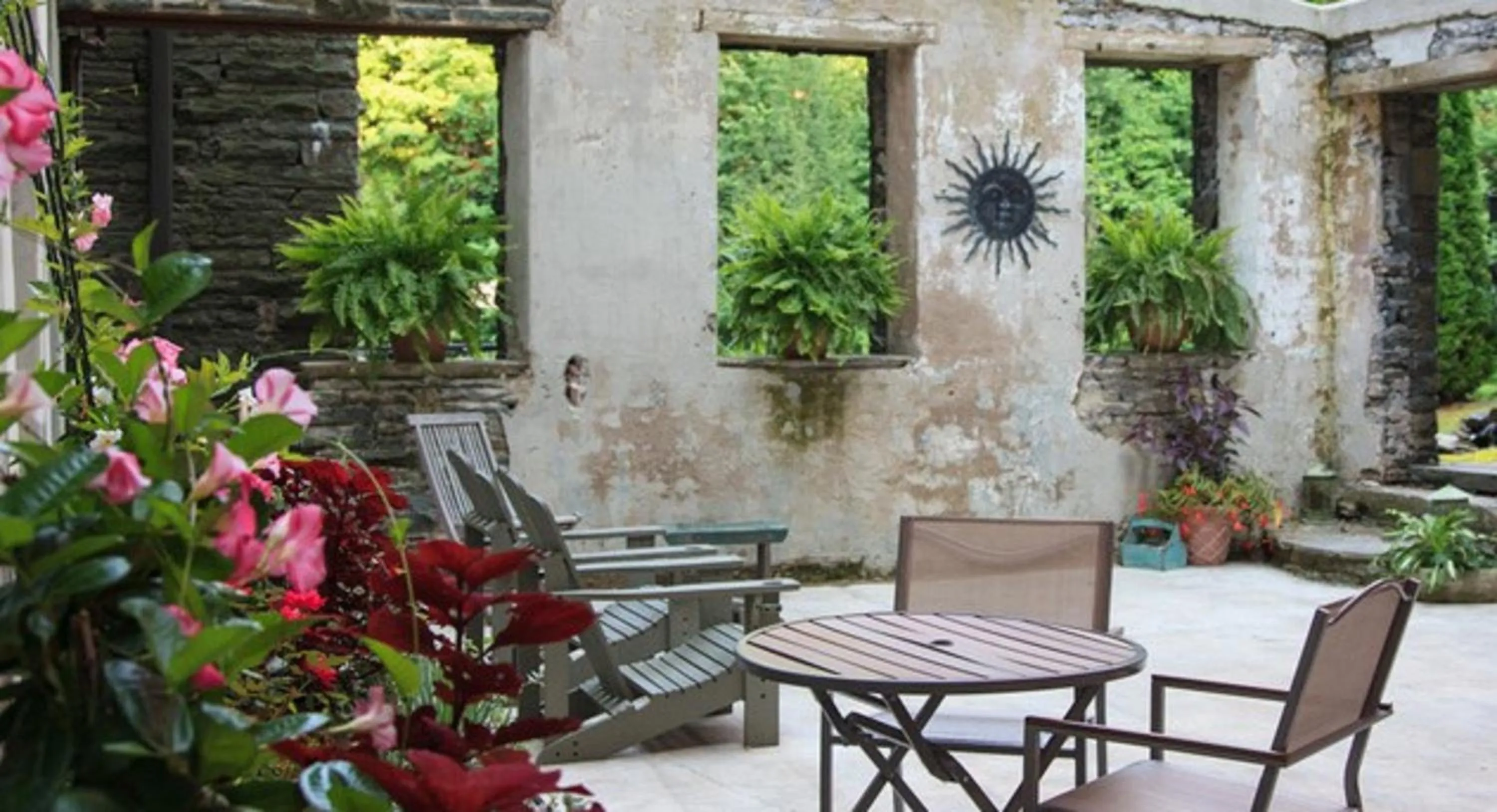 Property building in Ledges Hotel