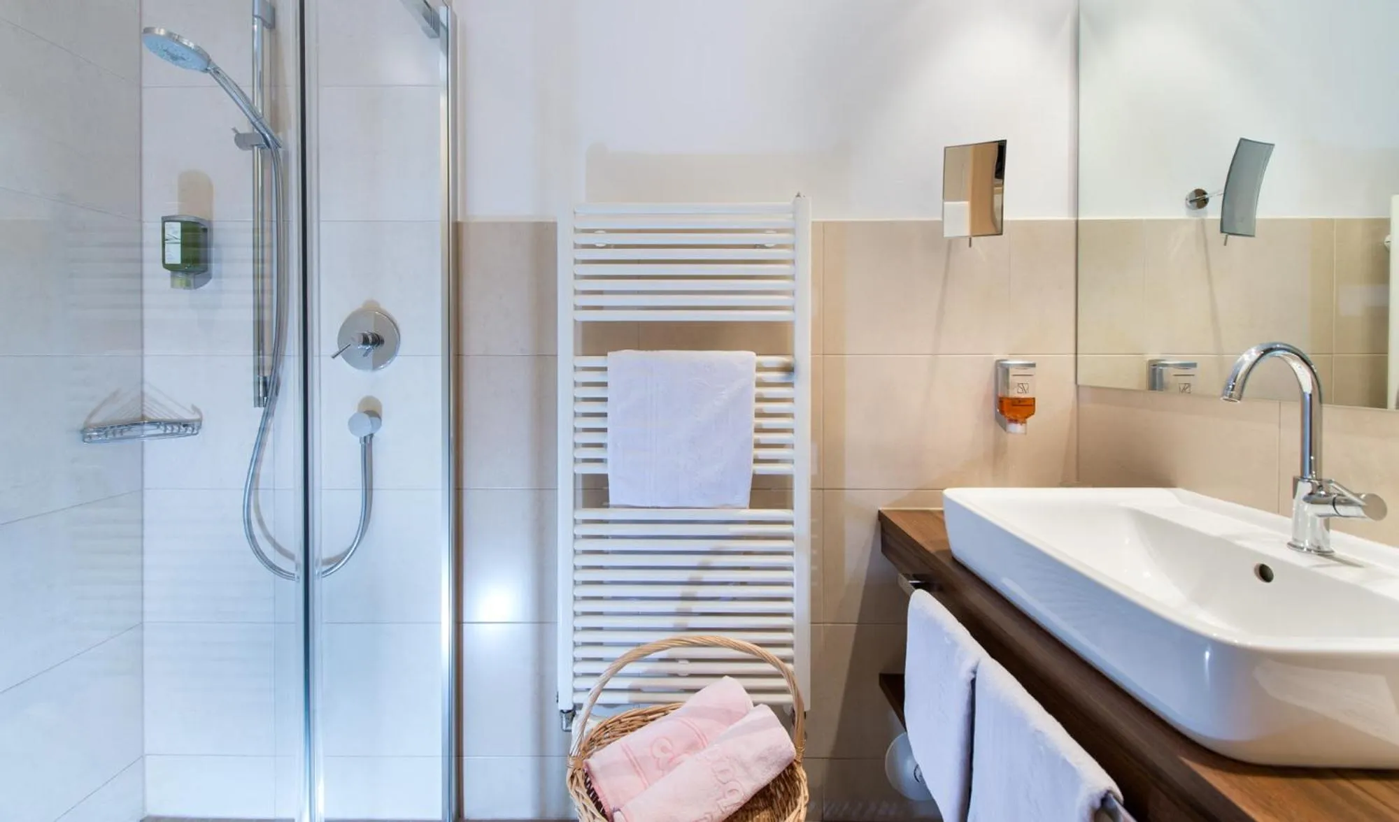 Bathroom in Hotel Alpenroyal