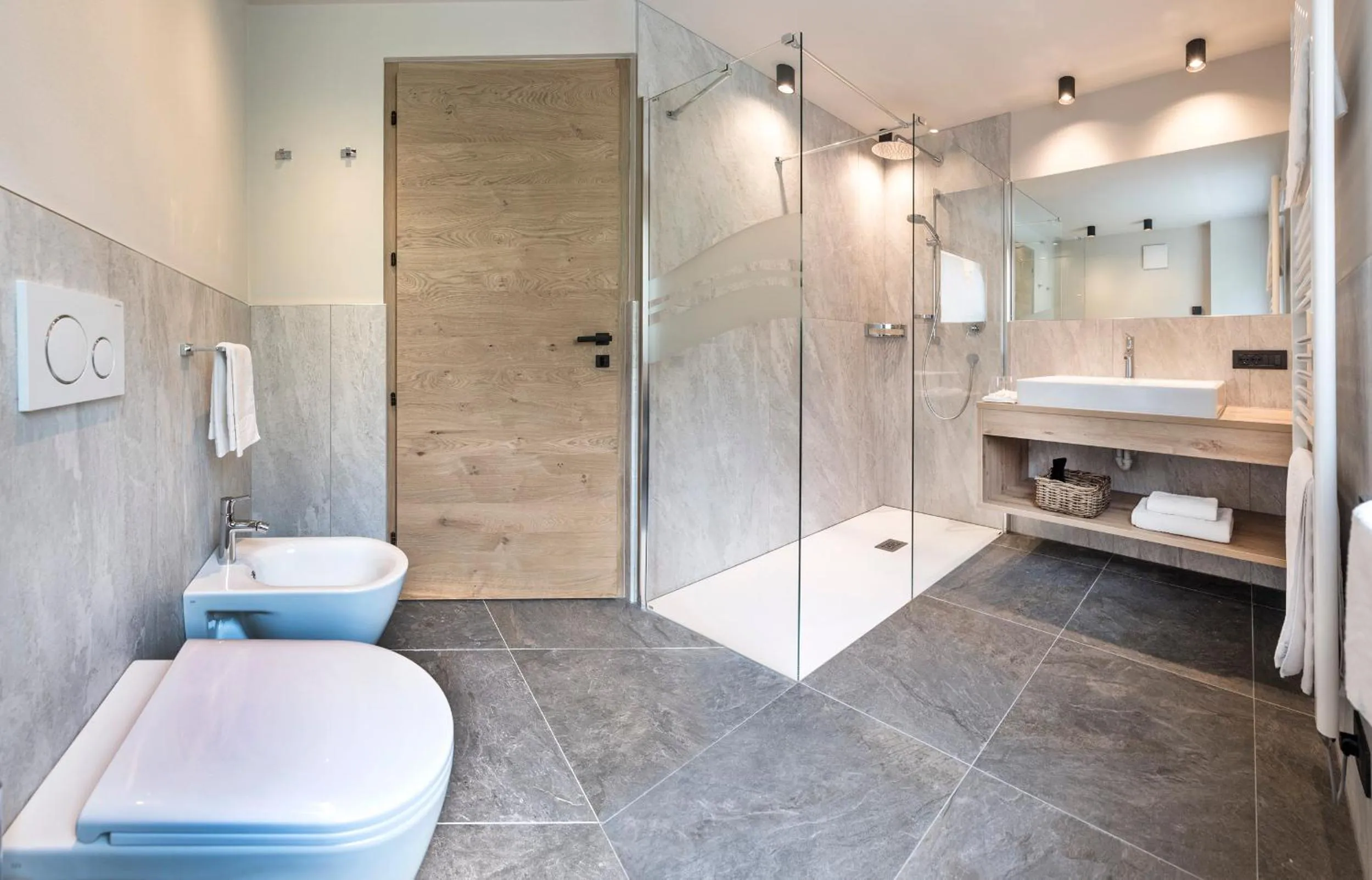 Bathroom in Hotel Alpenroyal