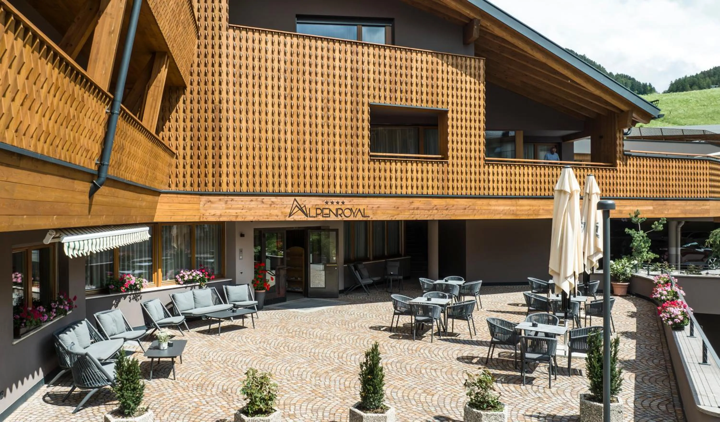 Property building in Hotel Alpenroyal