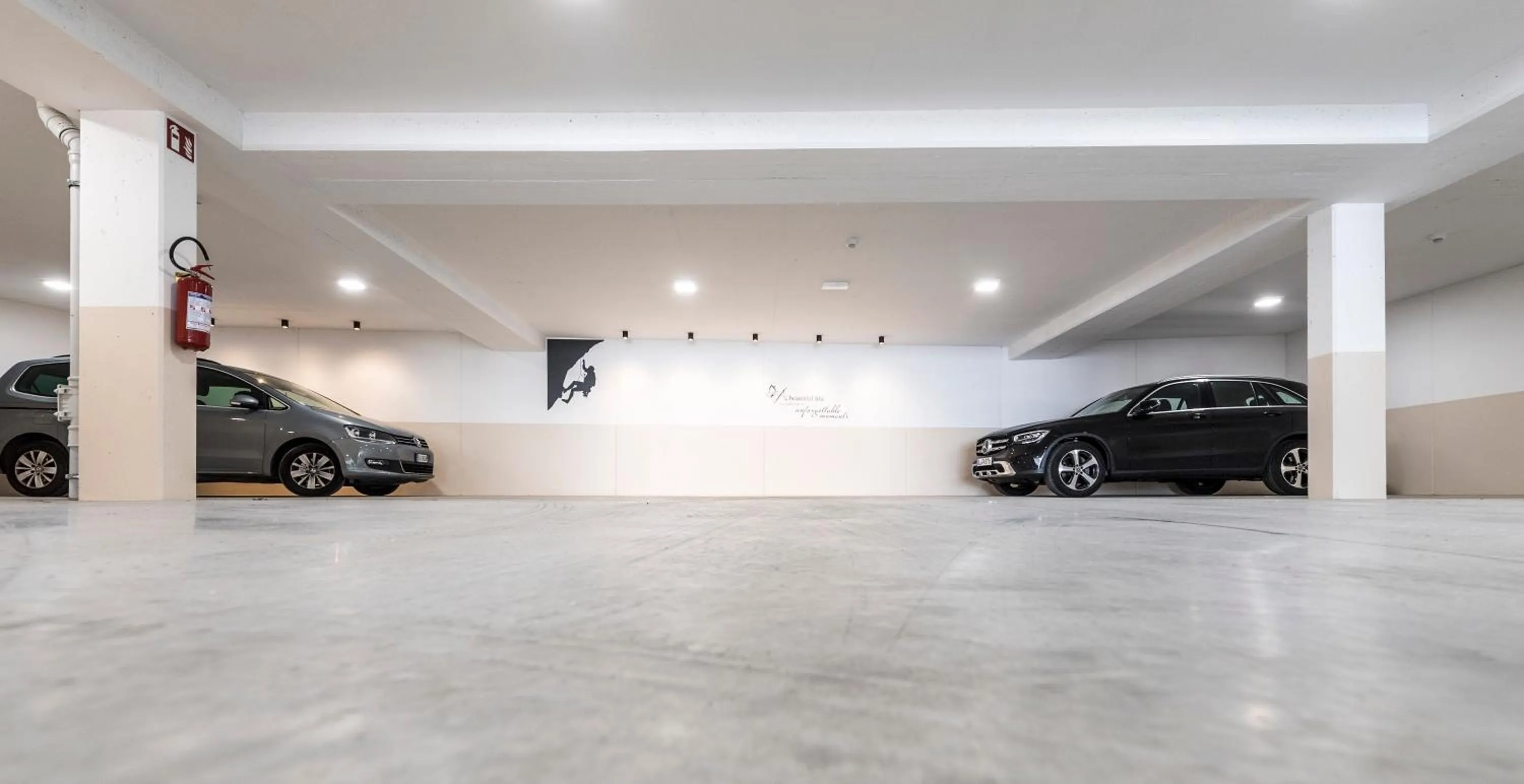 Parking in Hotel Alpenroyal