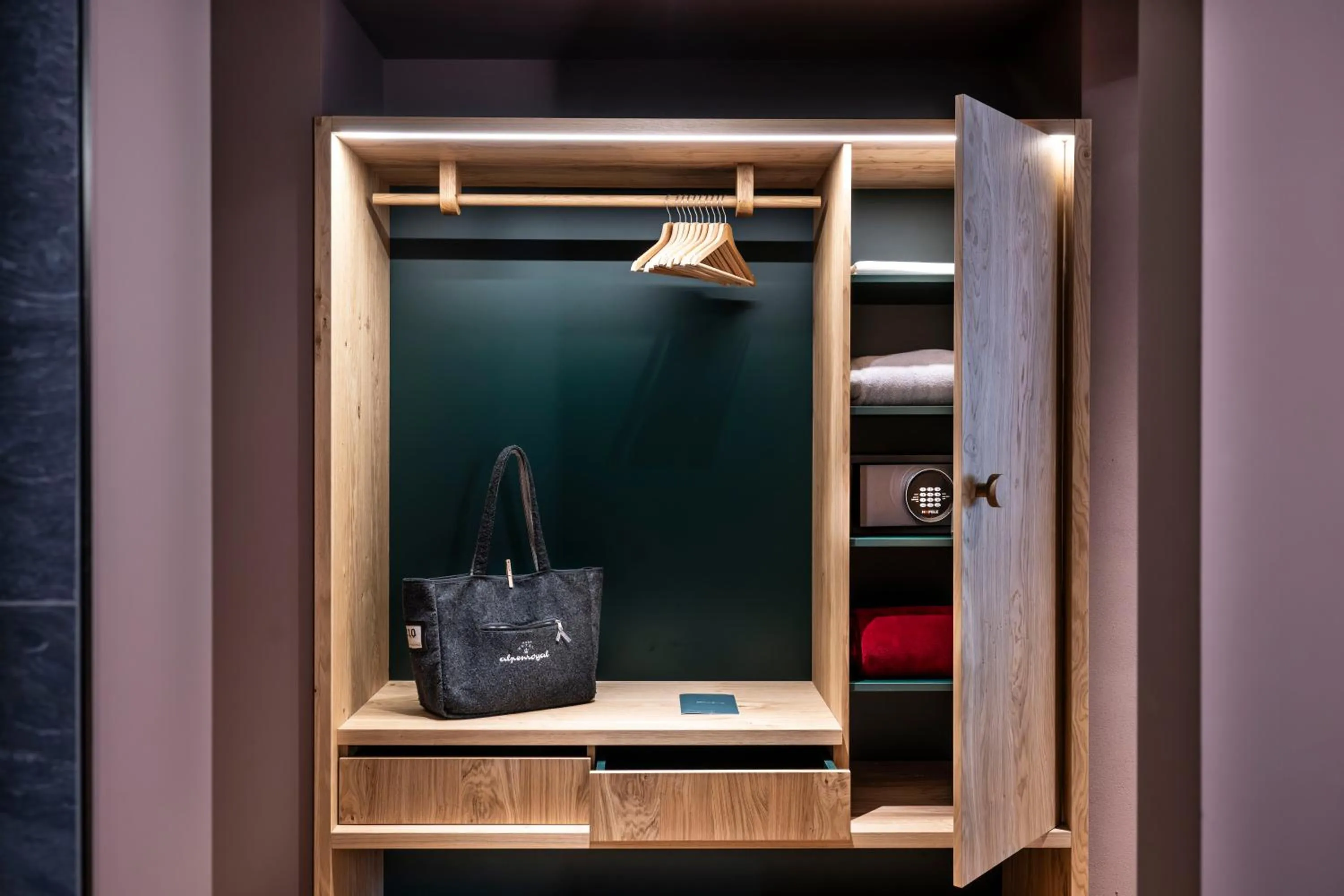 safe in Hotel Alpenroyal