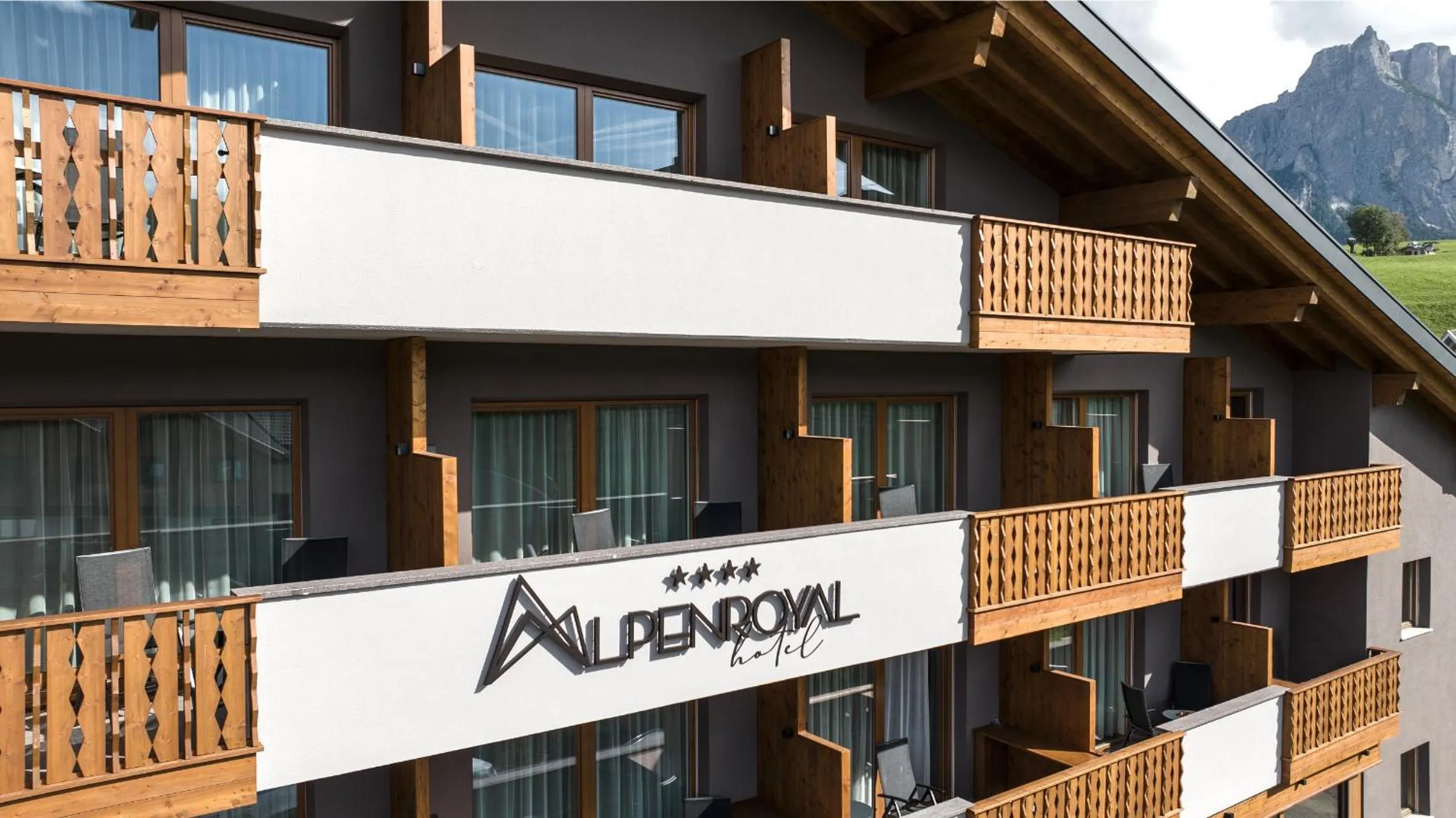 Property building in Hotel Alpenroyal