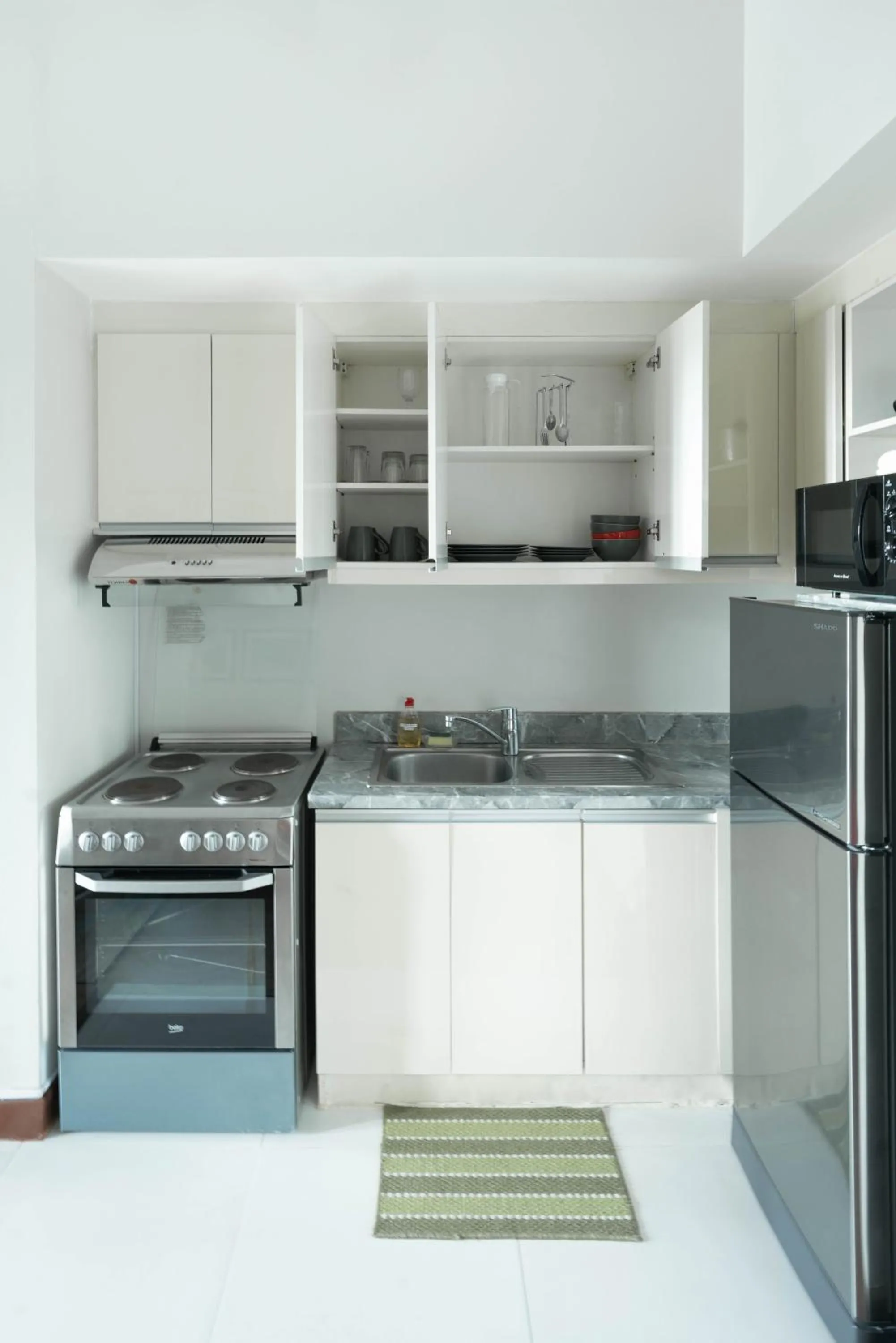 Superior Apartment in KL Tower Makati Apartments by PH Staycation
