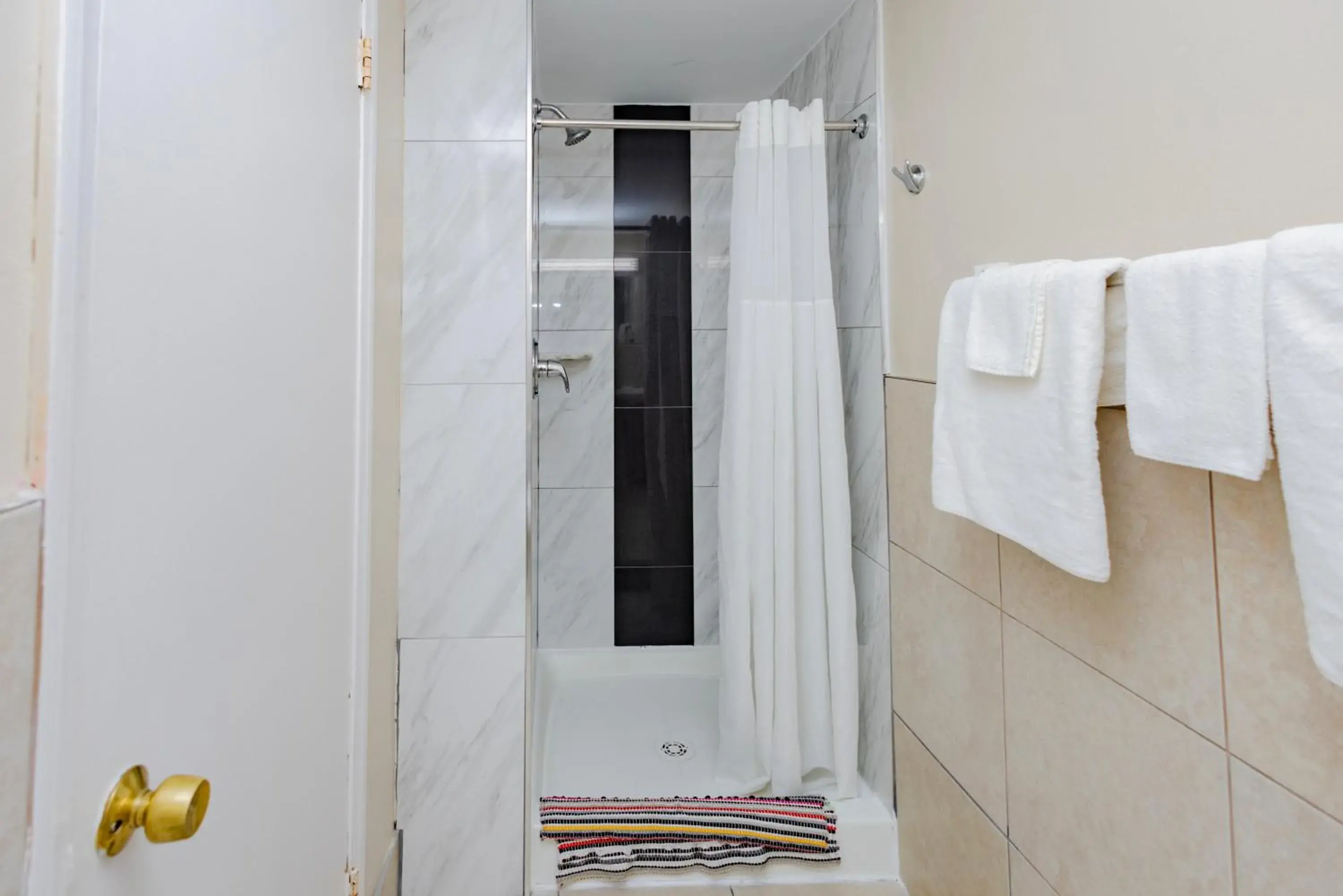 King Room - Smoking in Budget Inn Columbus King Room - Smoking in Budget Inn Columbus