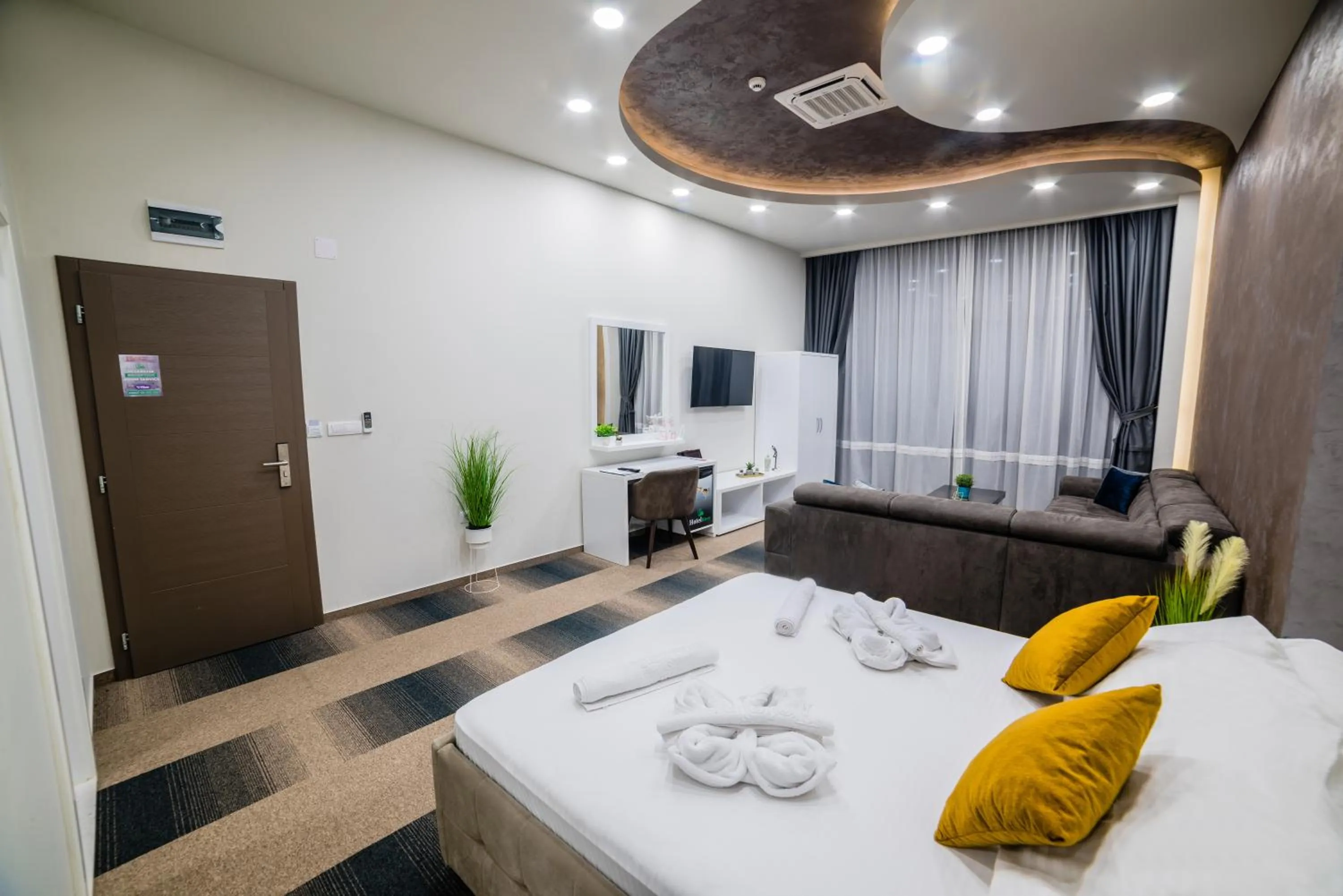 Photo of the whole room, Bed in Hotel River