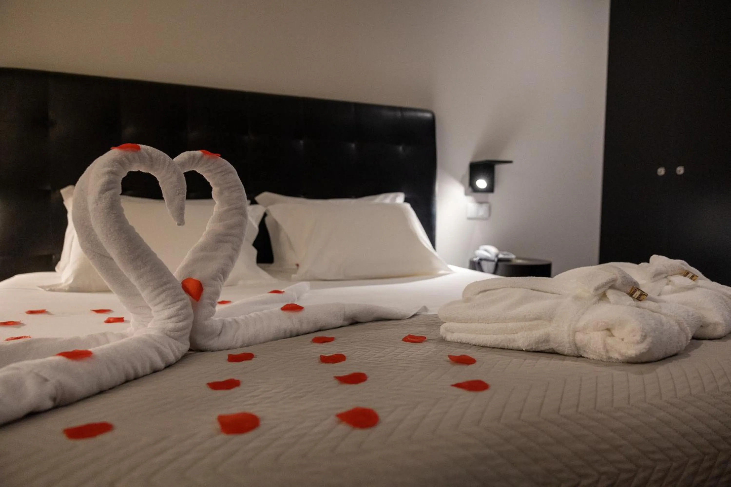 Bedroom, Bed in Axis Viana Business & SPA Hotel