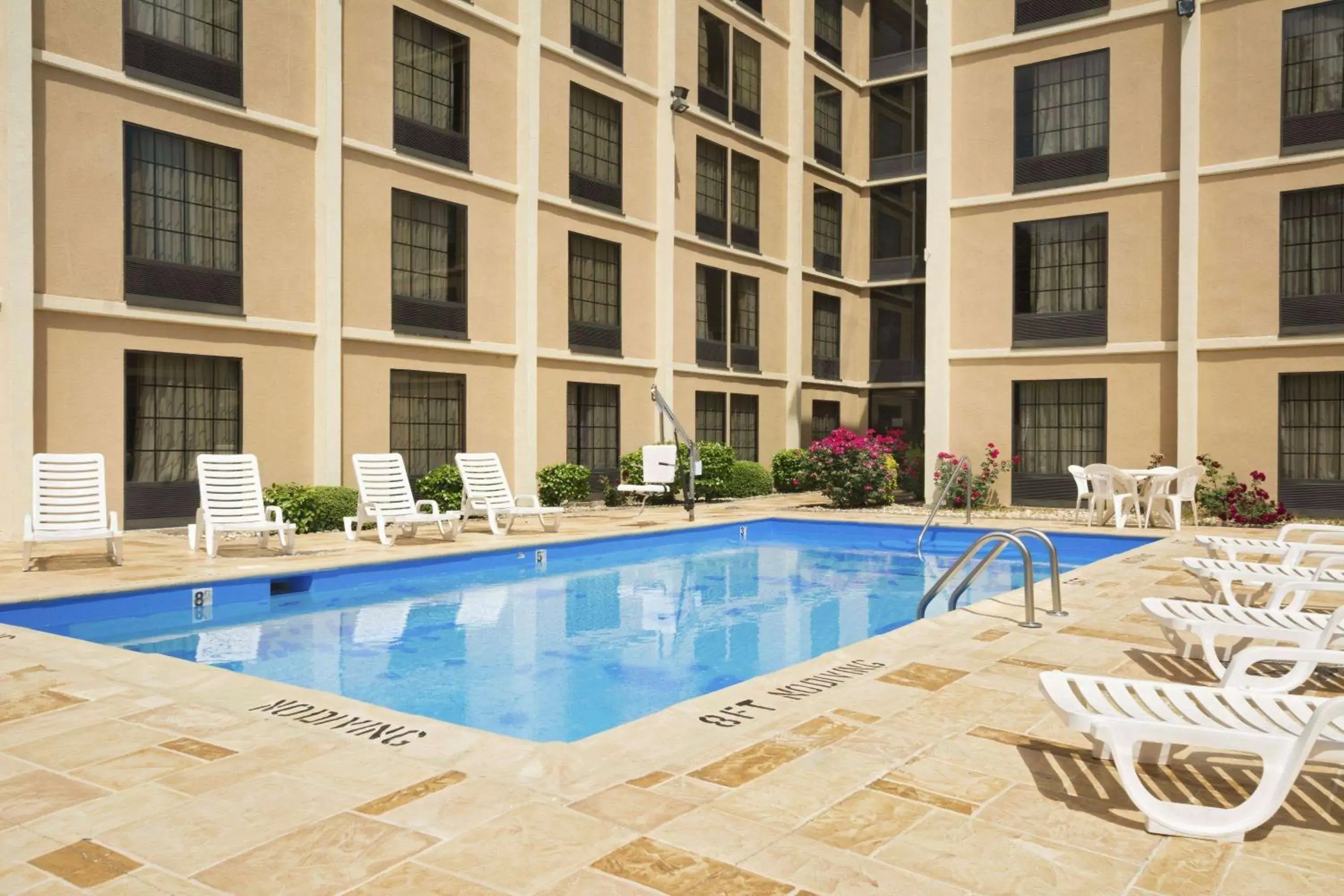 Pool view in Days Inn by Wyndham Rome Downtown Pool view in Days Inn by Wyndham Rome Downtown