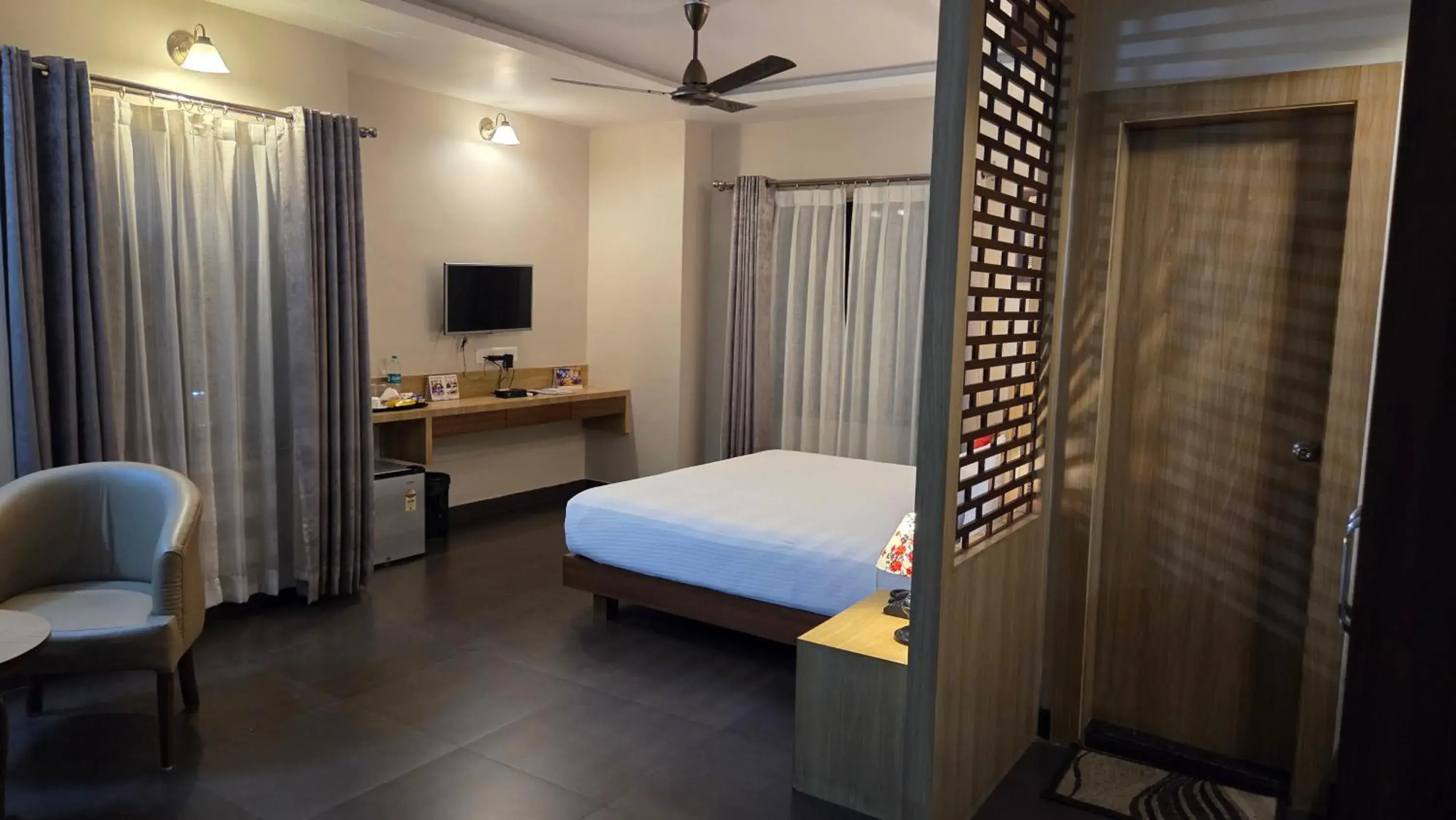 Bedroom, Bed in Hotel Gulmohar Grand Bedroom, Bed in Hotel Gulmohar Grand