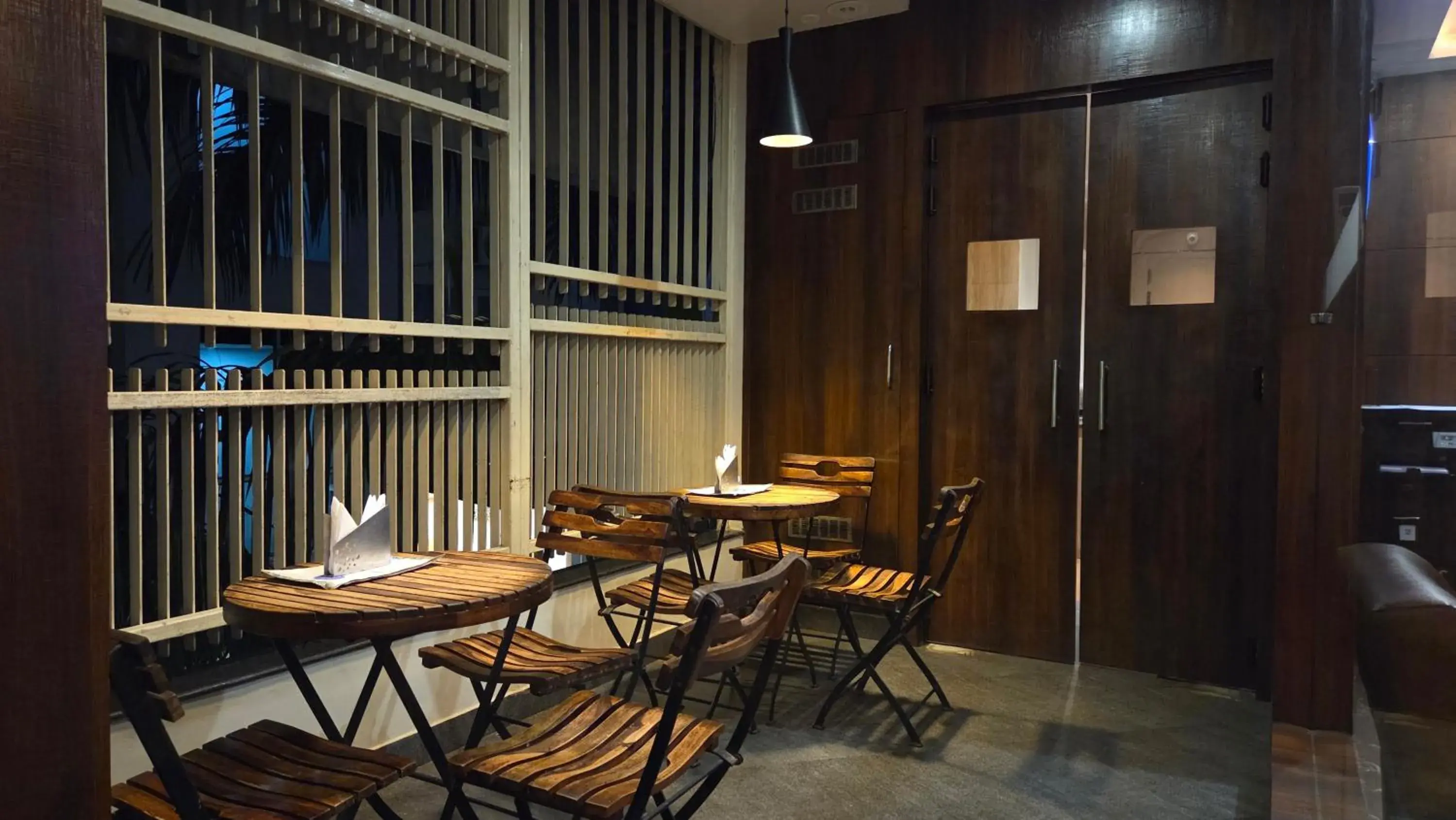 Restaurant/places to eat in Hotel Gulmohar Grand Restaurant/places to eat in Hotel Gulmohar Grand