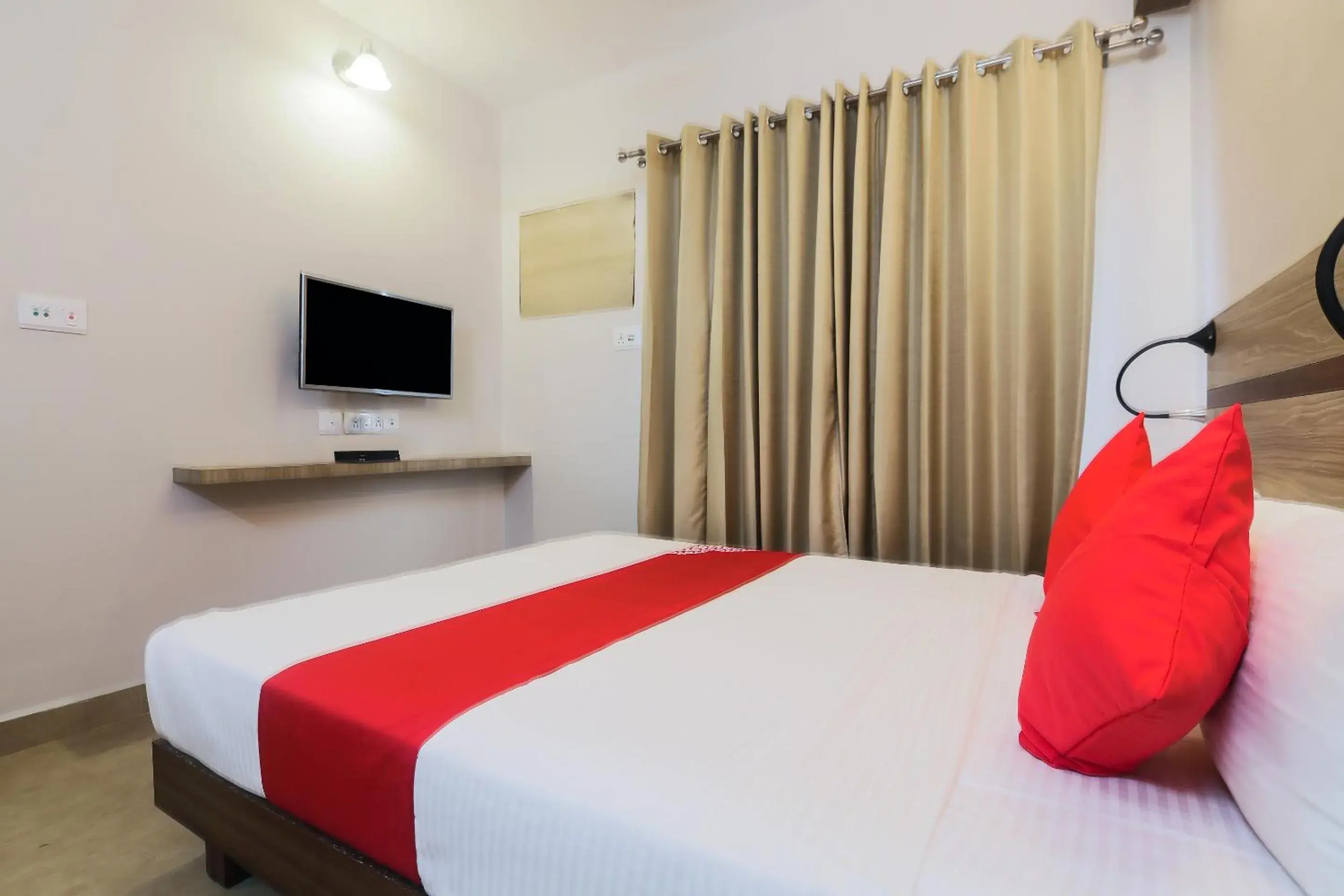 Bedroom, Bed in Hotel Gulmohar Grand Bedroom, Bed in Hotel Gulmohar Grand
