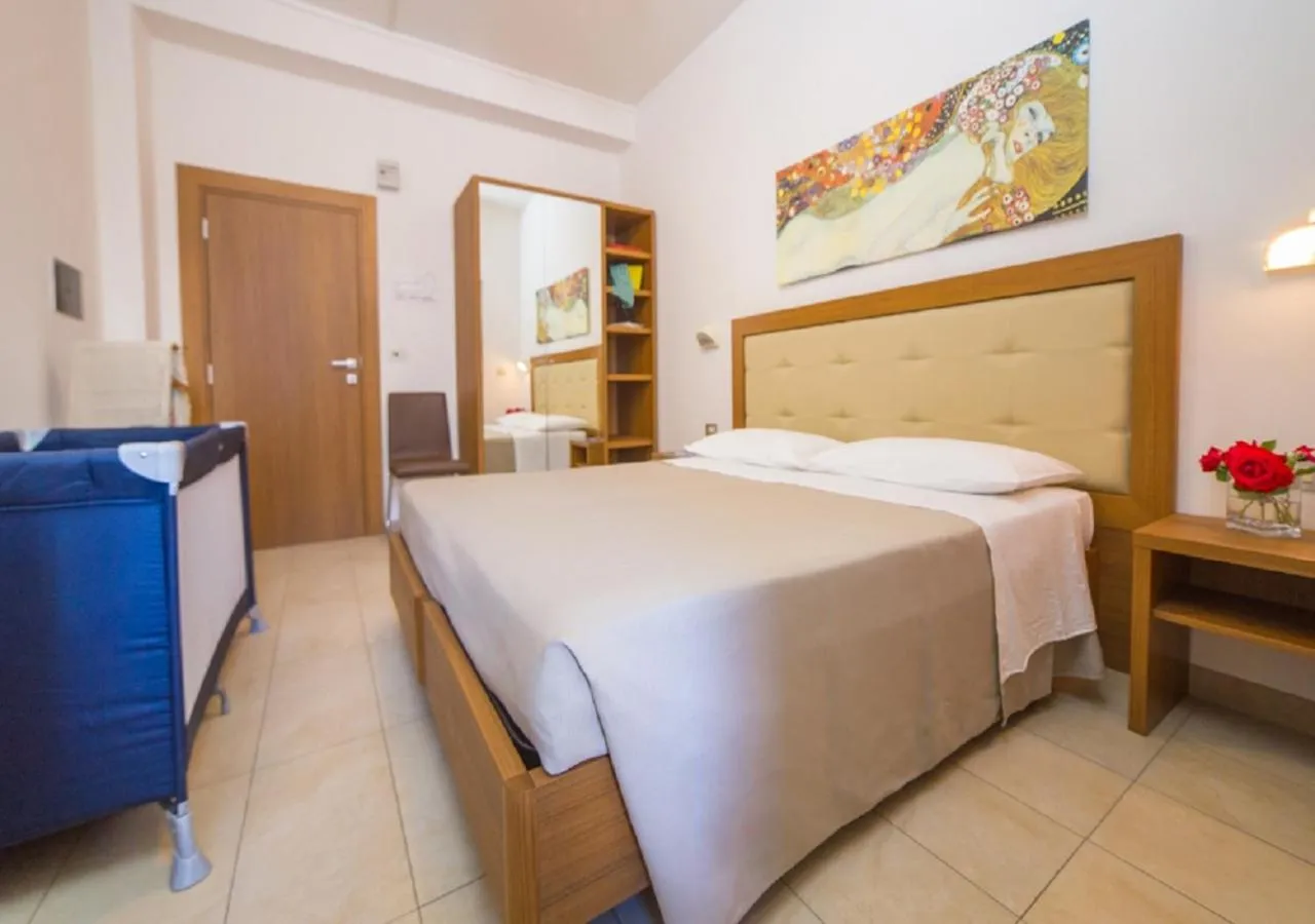 Bedroom, Bed in Mediterraneo Hotel & Suites