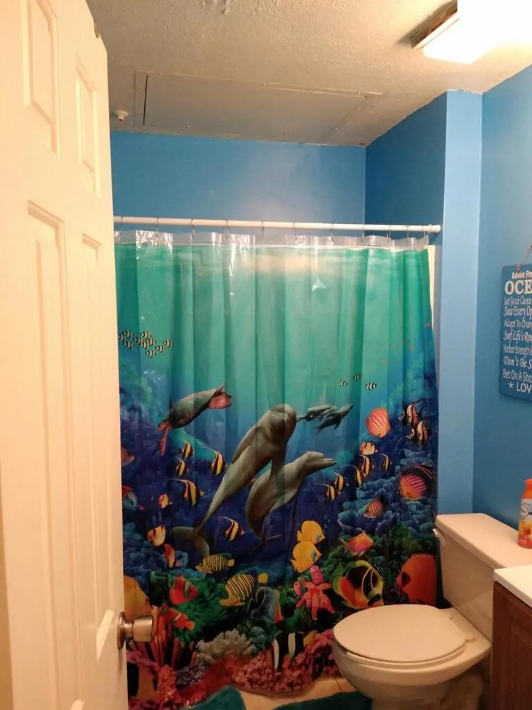 Bathroom in Charming SPI family condo - walking distance to the beach, Sleeps 6, Third Floor, 2025 Traveler Award