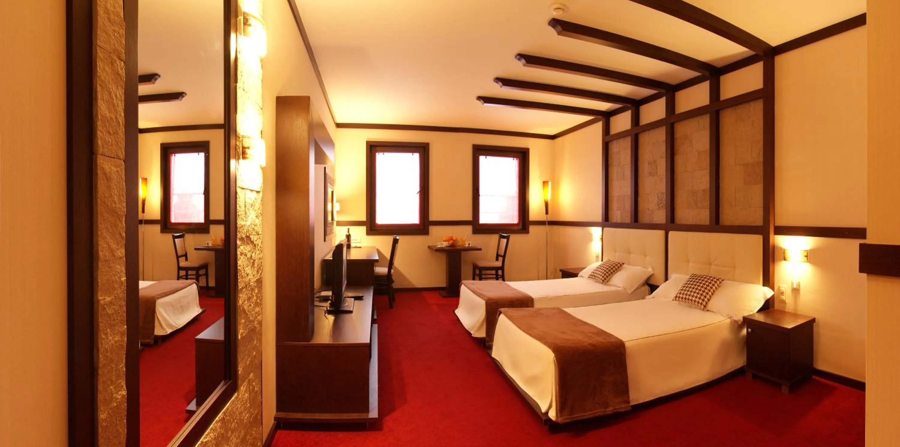 Photo of the whole room, Bed in Hotel Domaine Peshtera