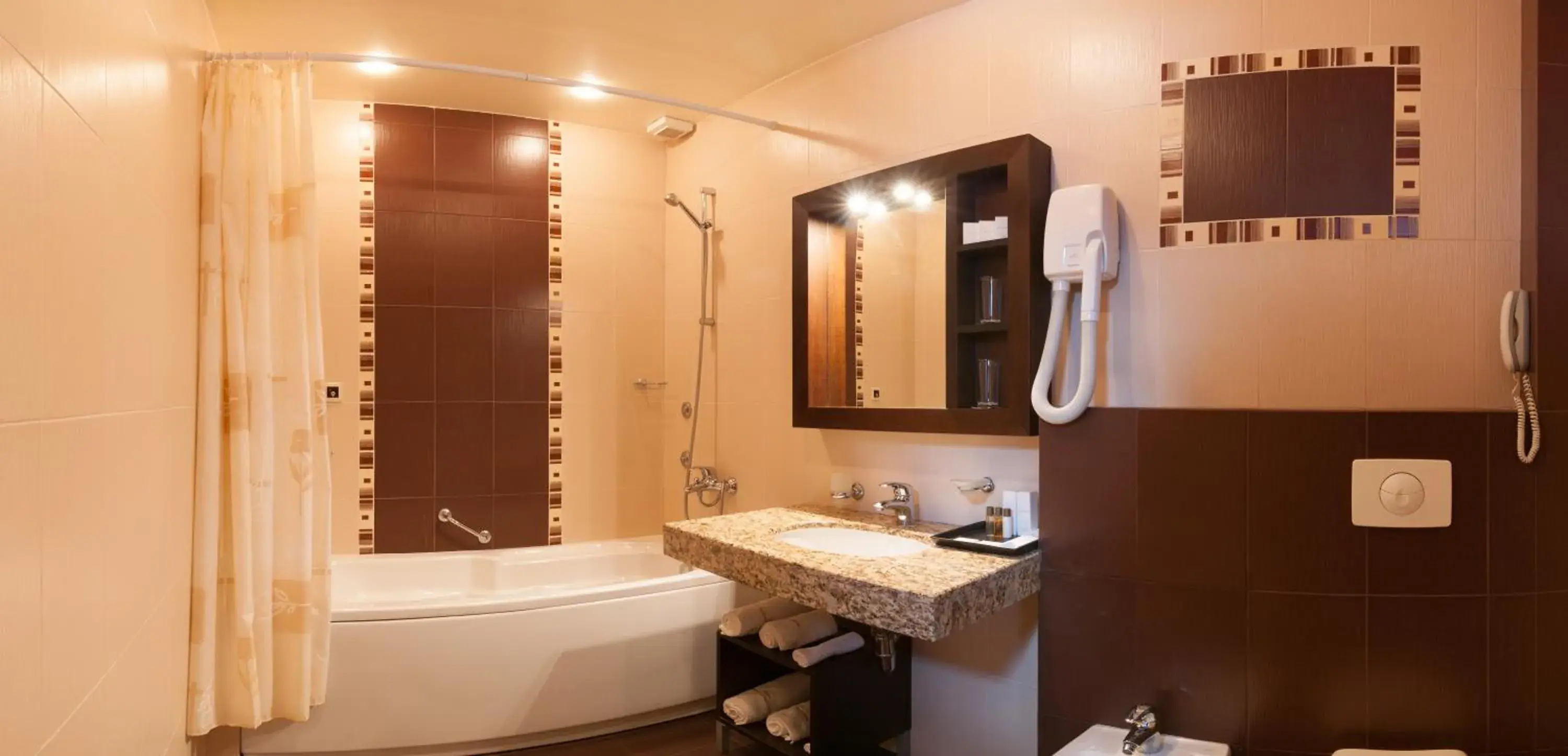 One-Bedroom Apartment with Balcony in Hotel Domaine Peshtera One-Bedroom Apartment with Balcony in Hotel Domaine Peshtera