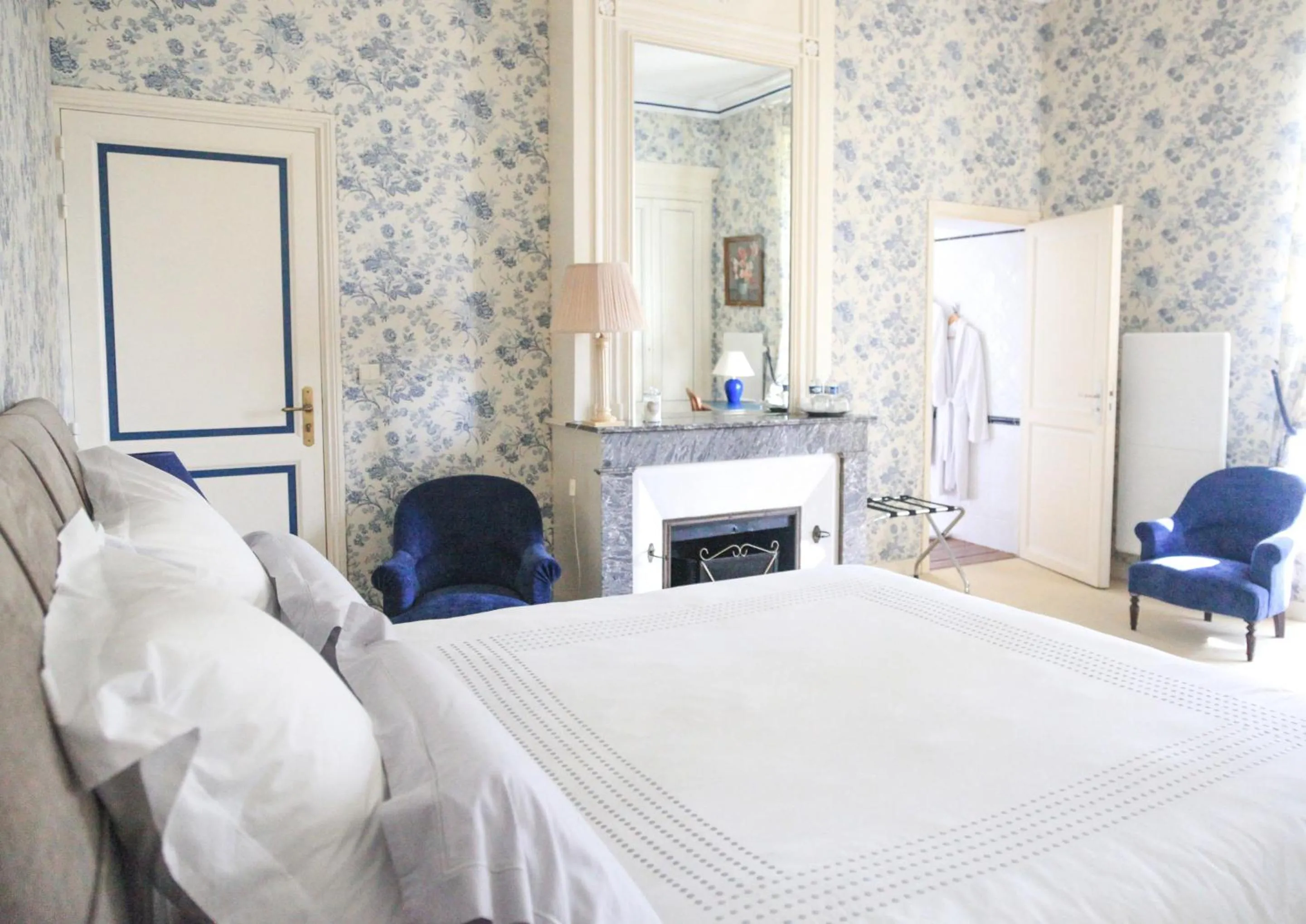 Superior Double Room in Chateau Sénailhac