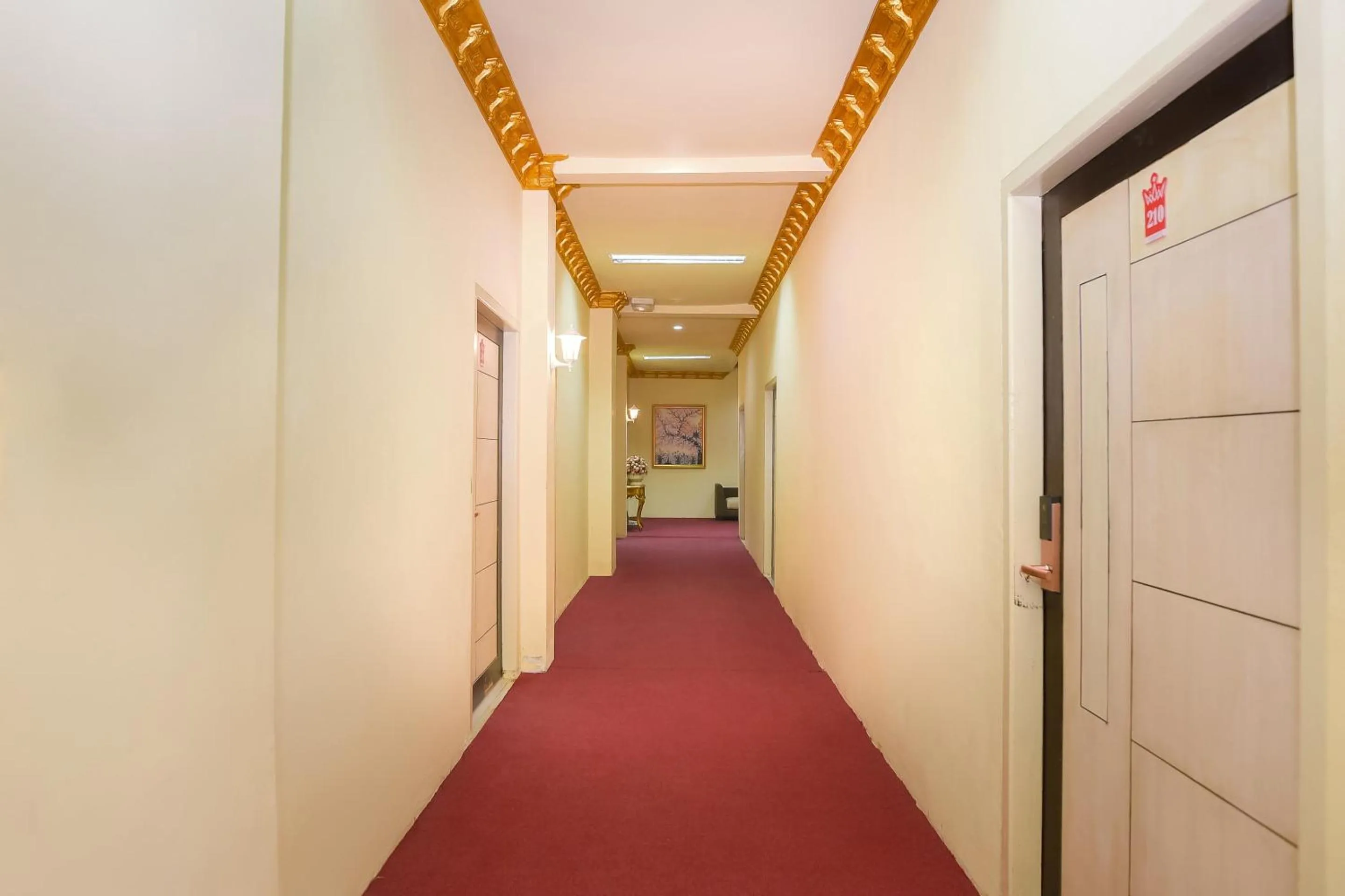 Lobby or reception in Capital O 854 Ub Caisar Hotel