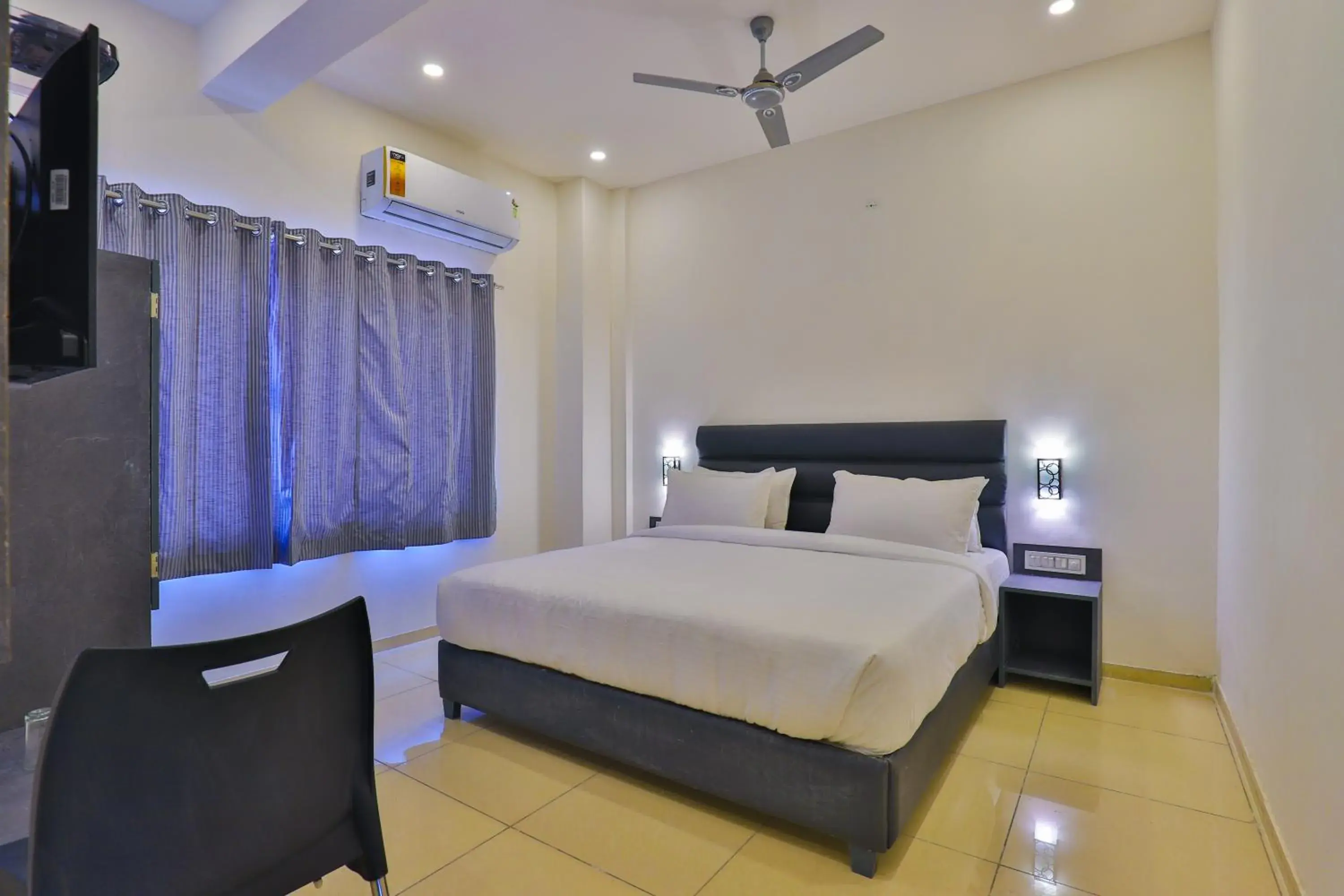 Standard Double Room with Fan - single occupancy in Nova Hotel New Crossroad Standard Double Room with Fan - single occupancy in Nova Hotel New Crossroad
