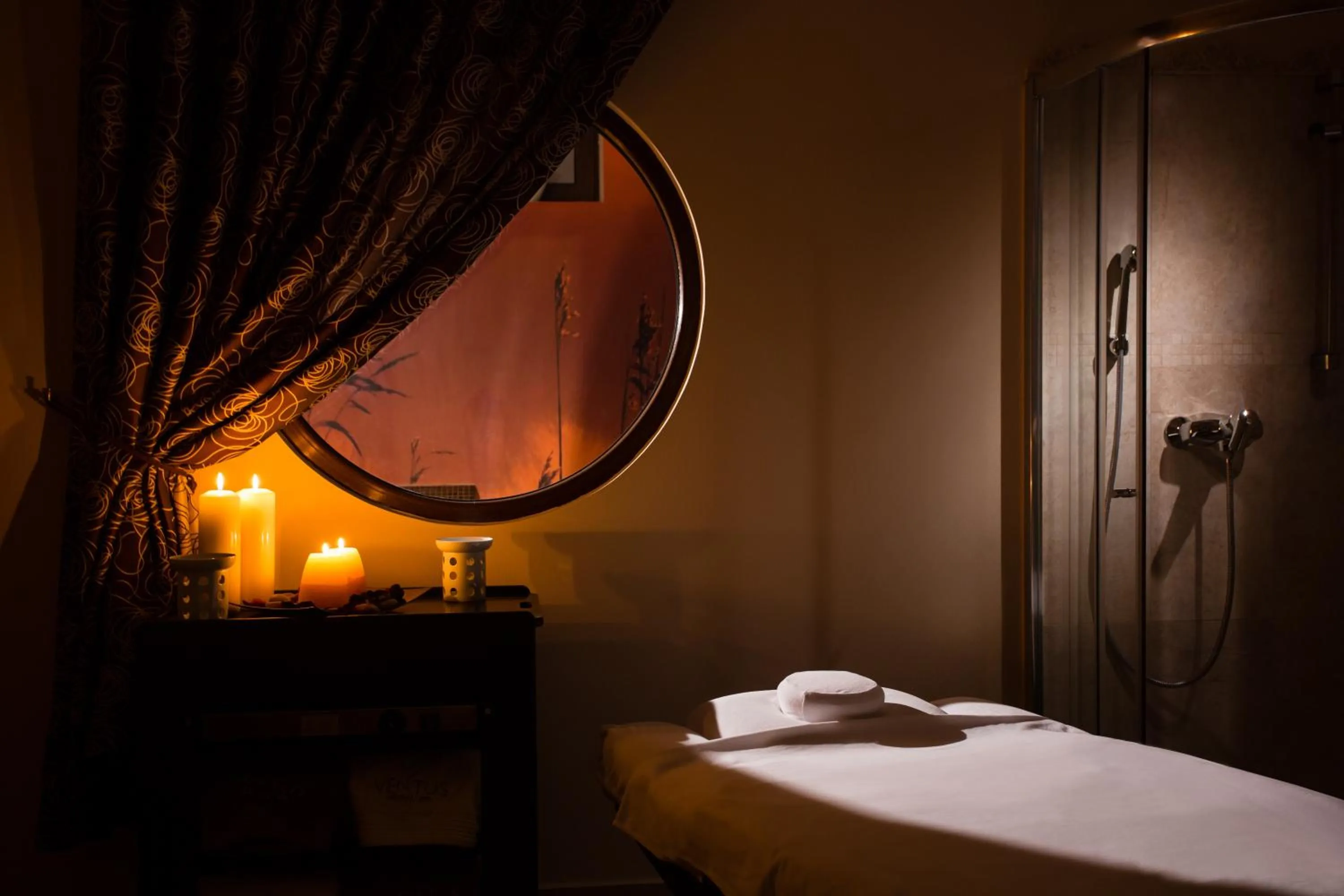 Massage, Bed in Hotel Ventus Natural & Medical Spa