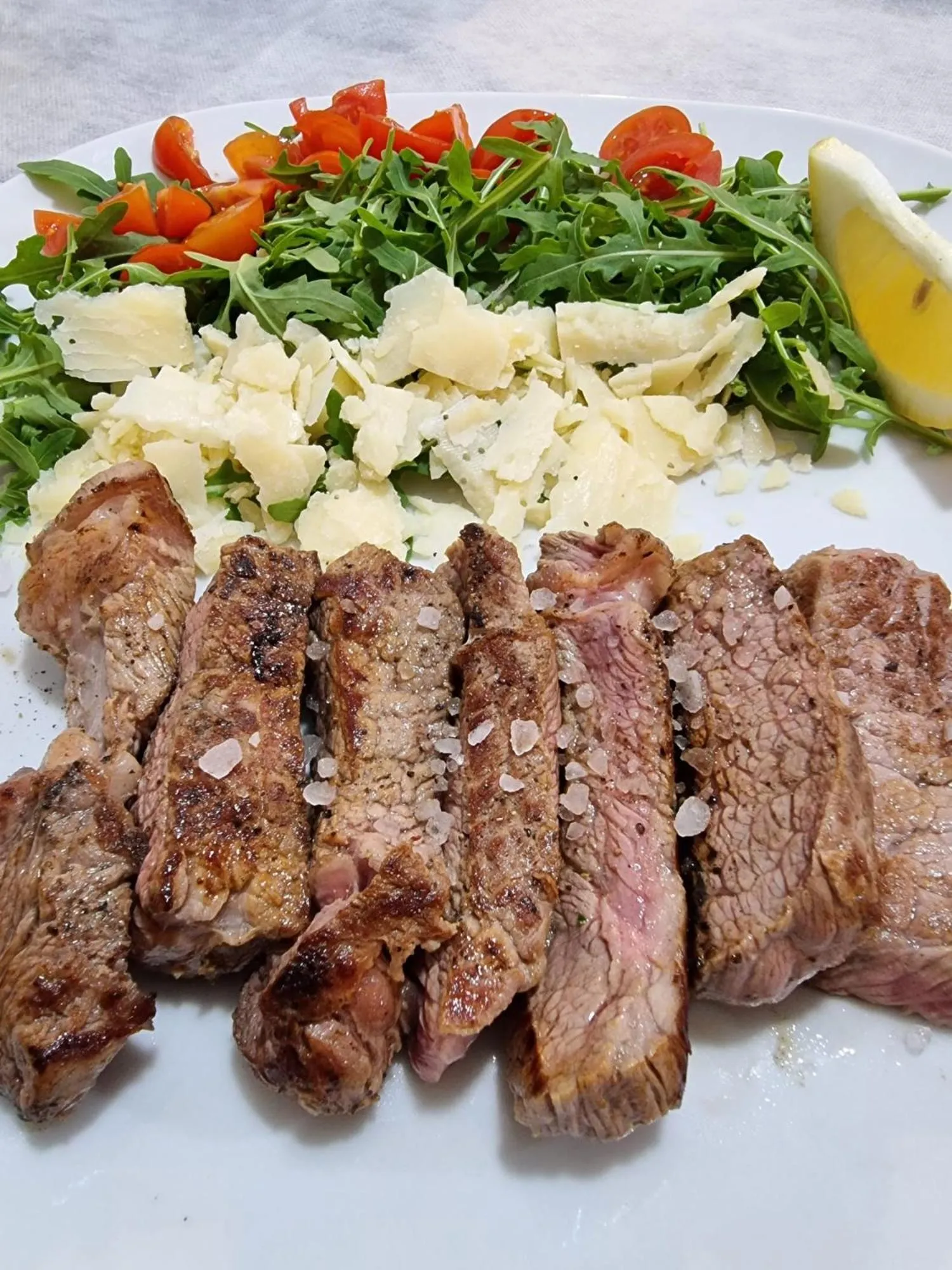 Restaurant/places to eat in Hotel Morena