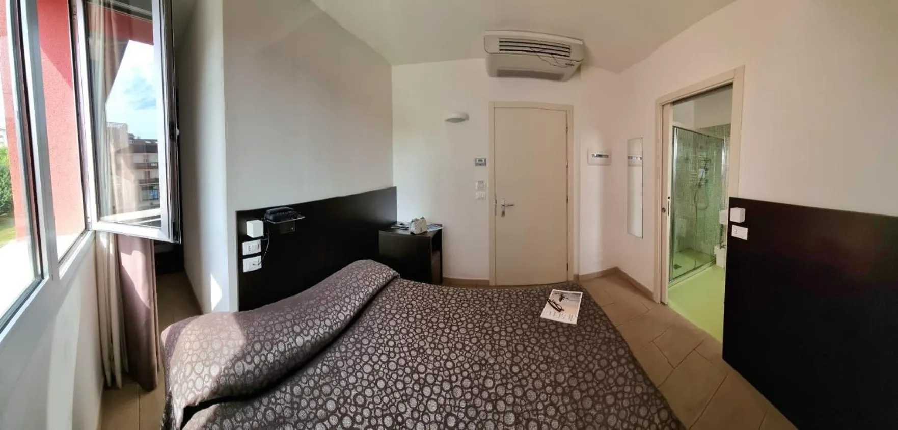 Photo of the whole room, Bed in Hotel Morena