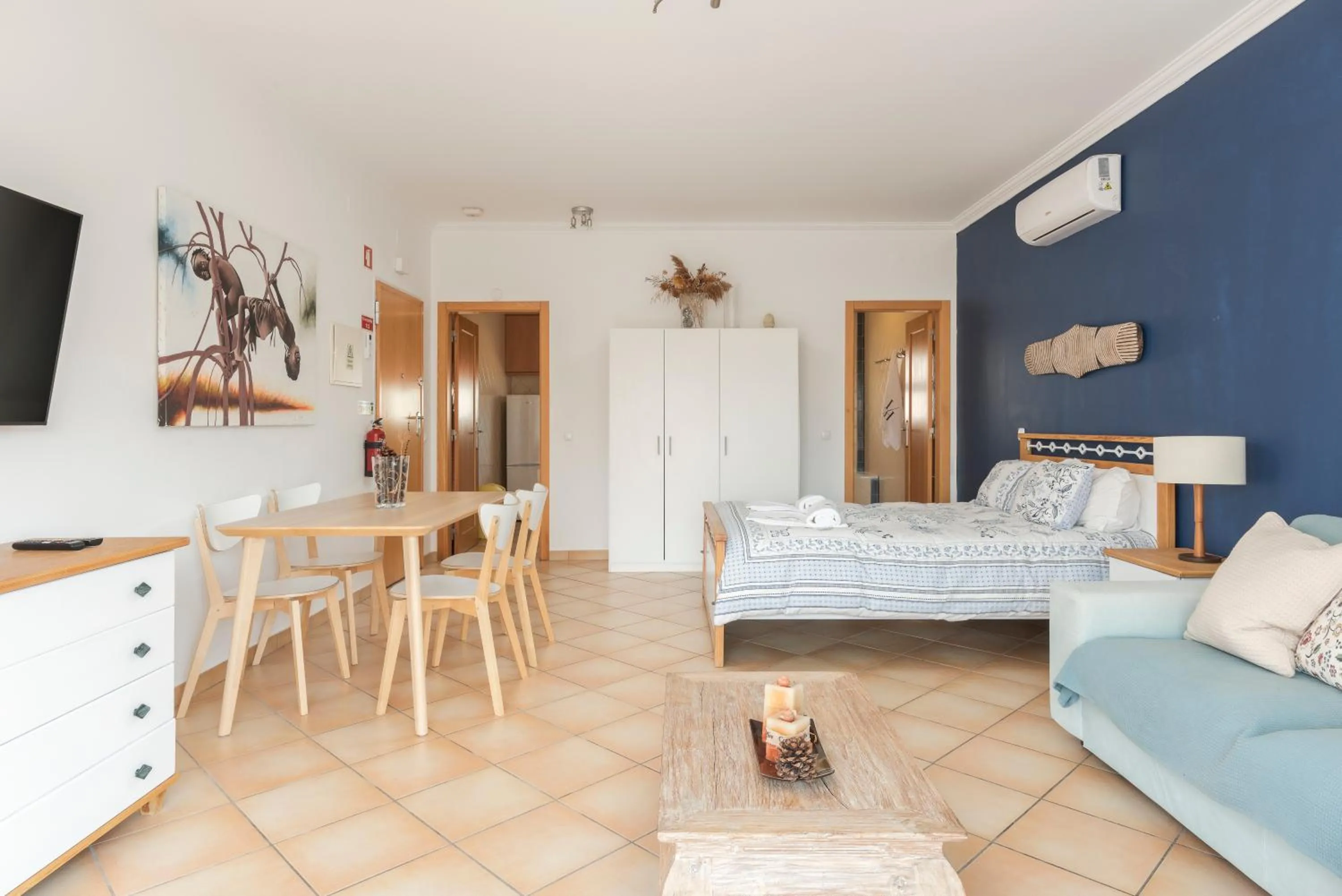 Bed in Old Village & Prestige