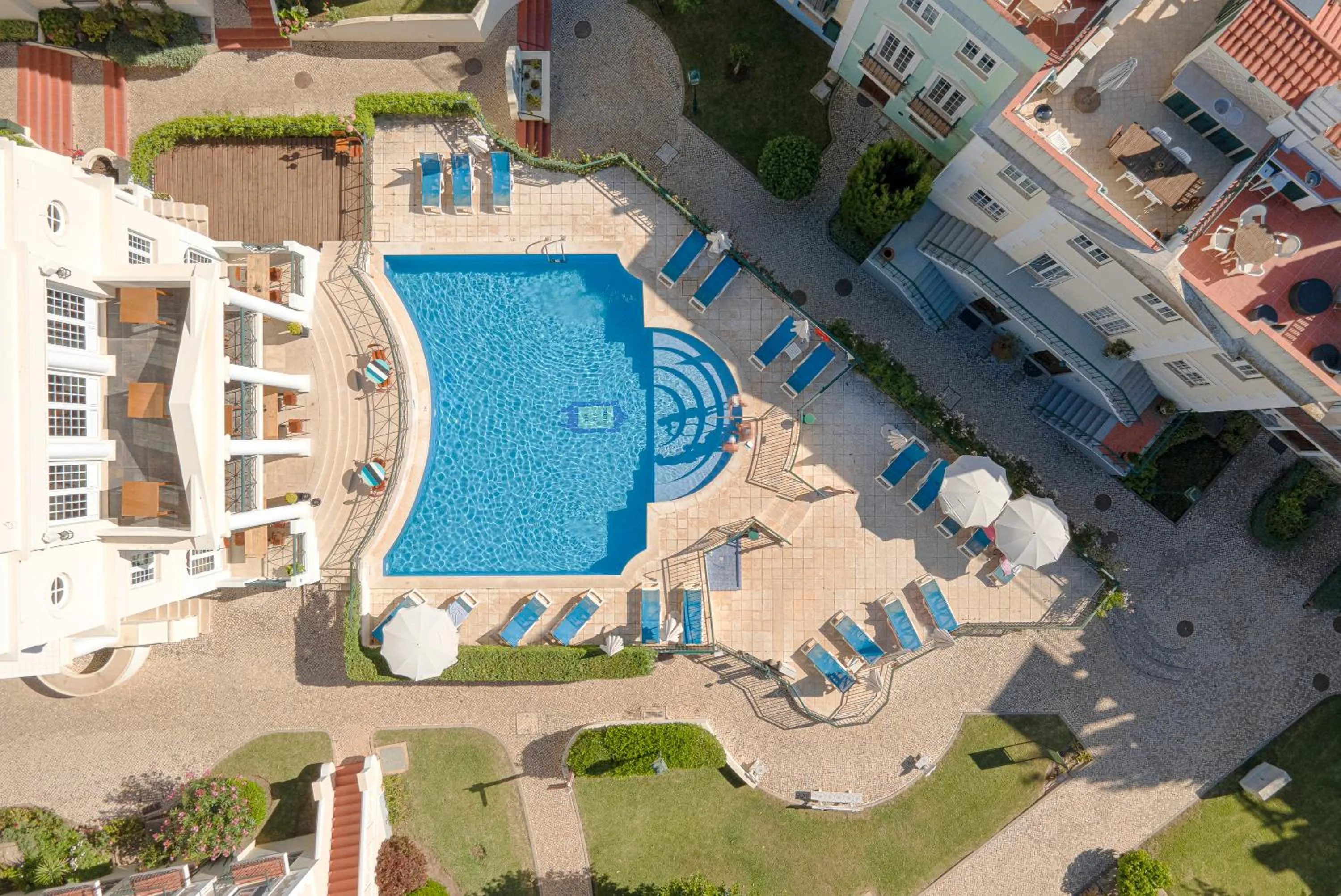 Swimming pool in Old Village & Prestige
