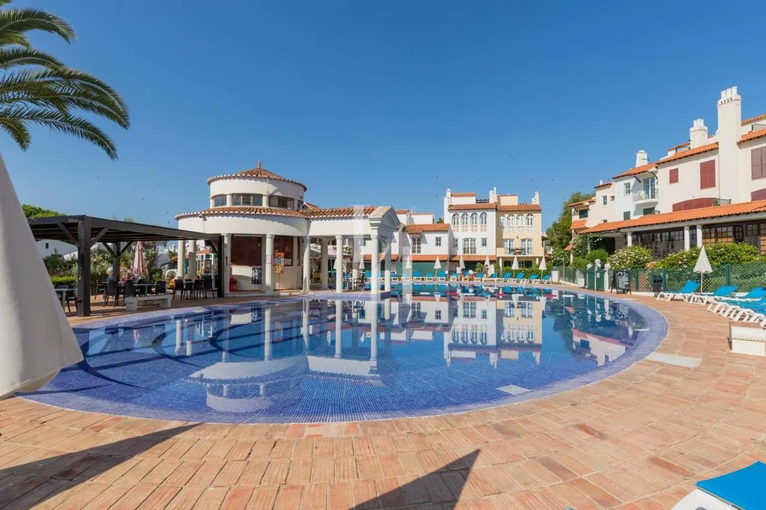 Swimming pool in Old Village & Prestige