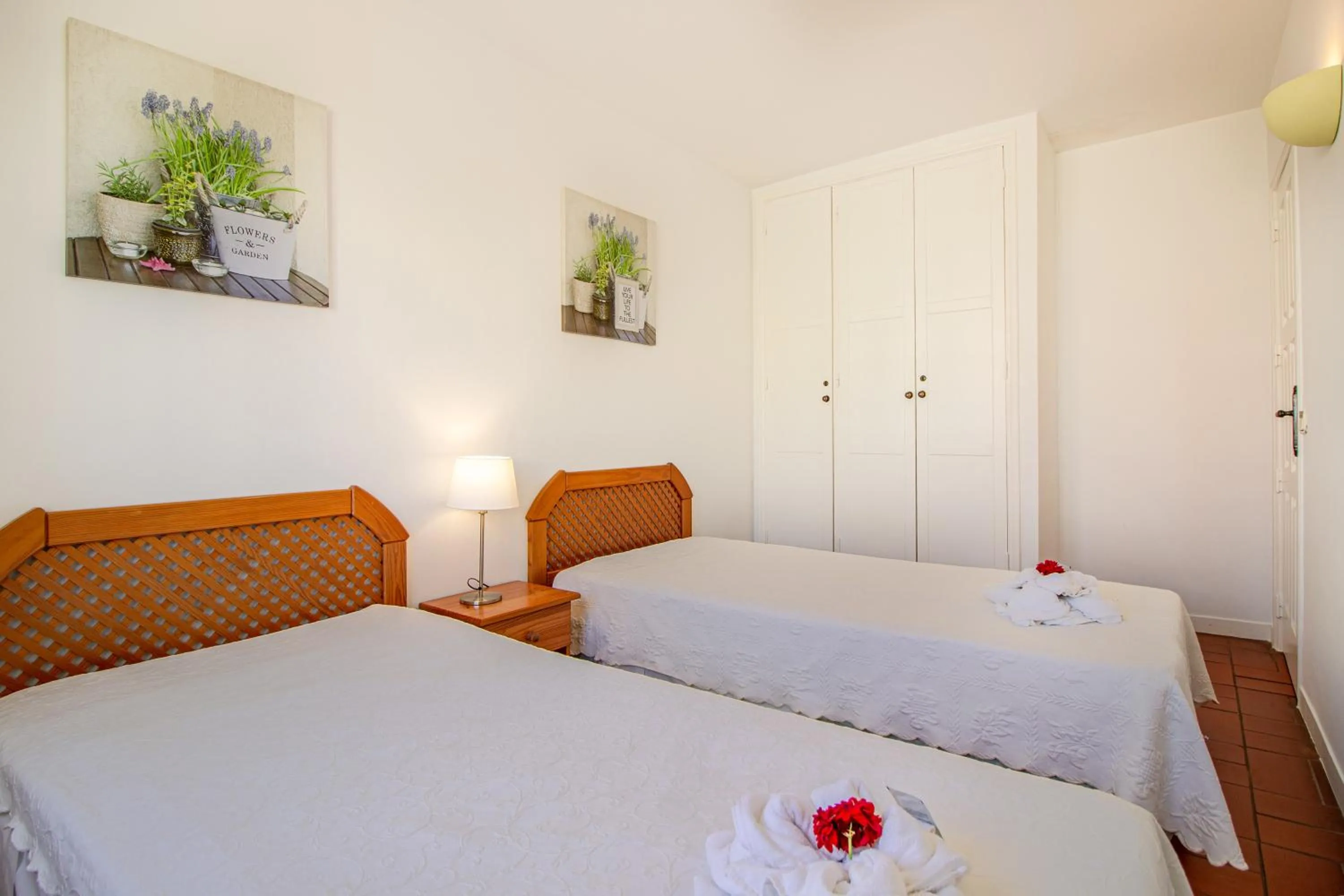 Bedroom, Bed in Old Village & Prestige