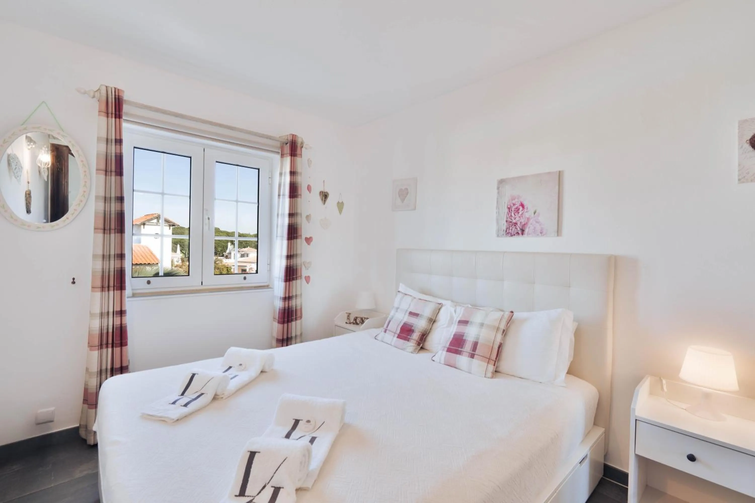 Bedroom, Bed in Old Village & Prestige