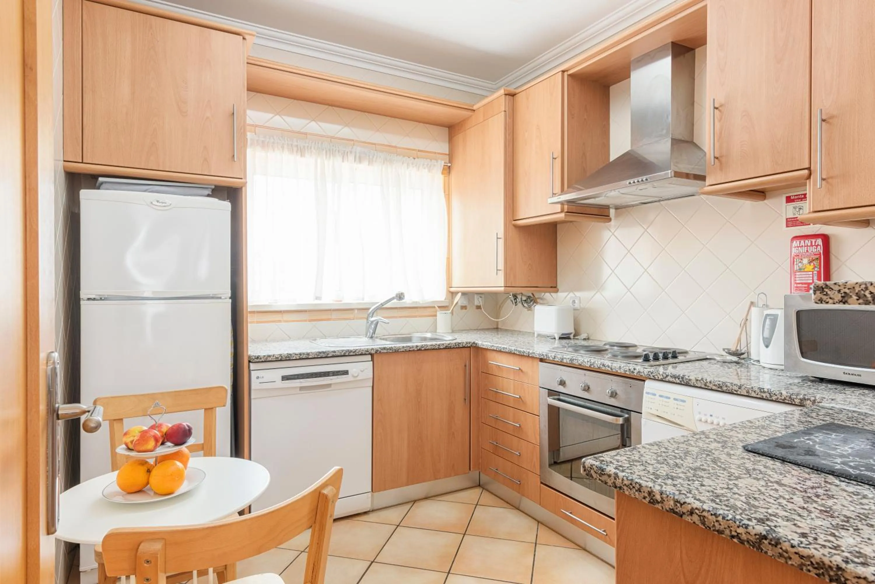 Kitchen or kitchenette in Old Village & Prestige