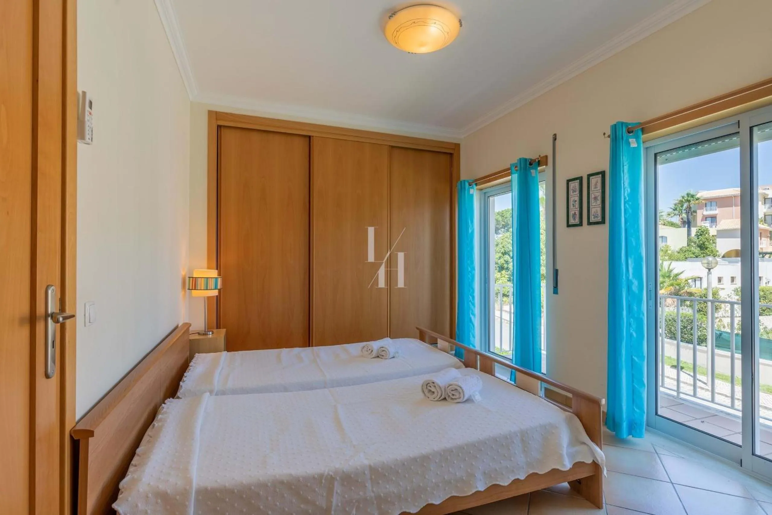 Bed in Old Village & Prestige