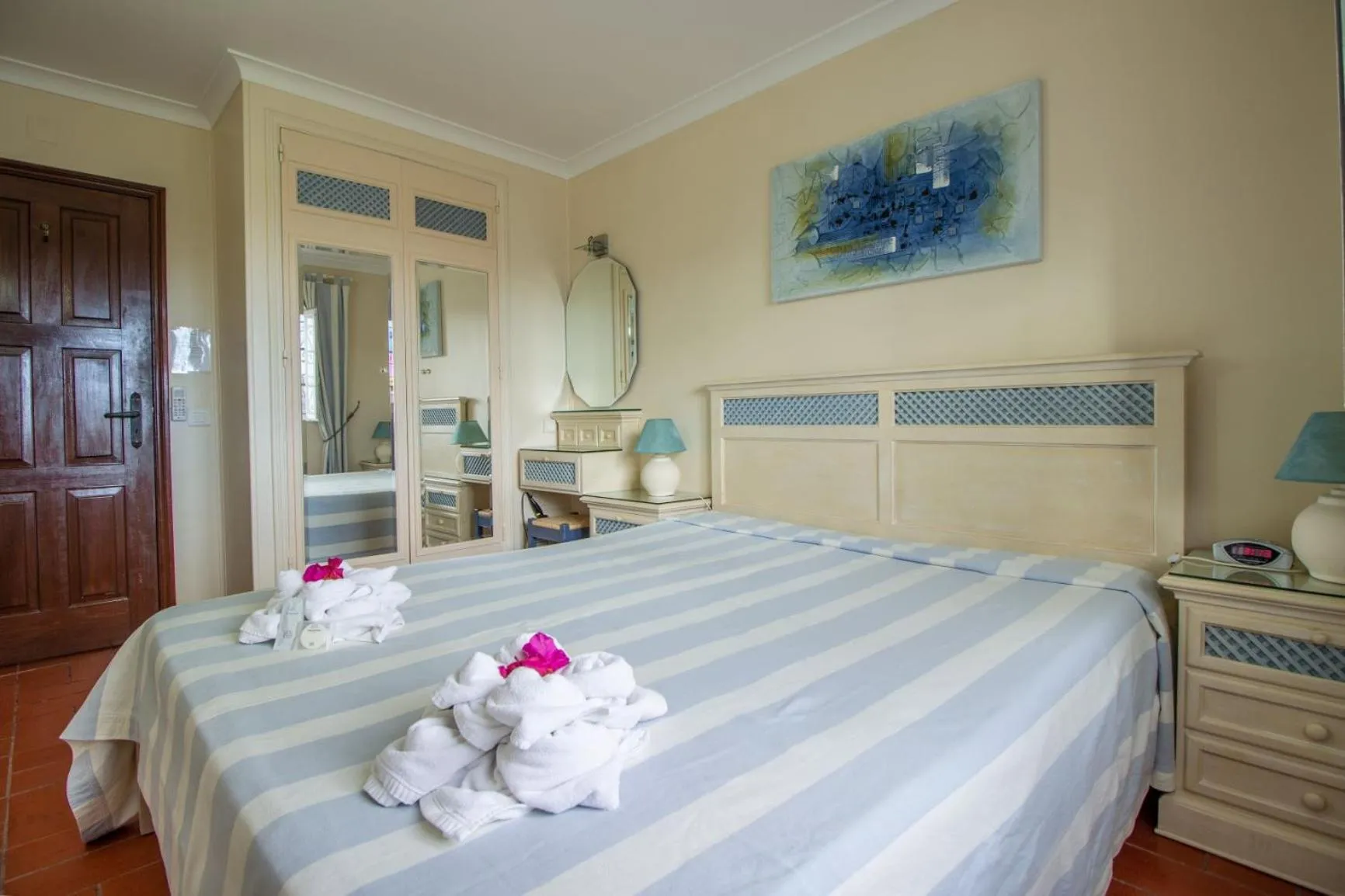 Bedroom, Bed in Old Village & Prestige