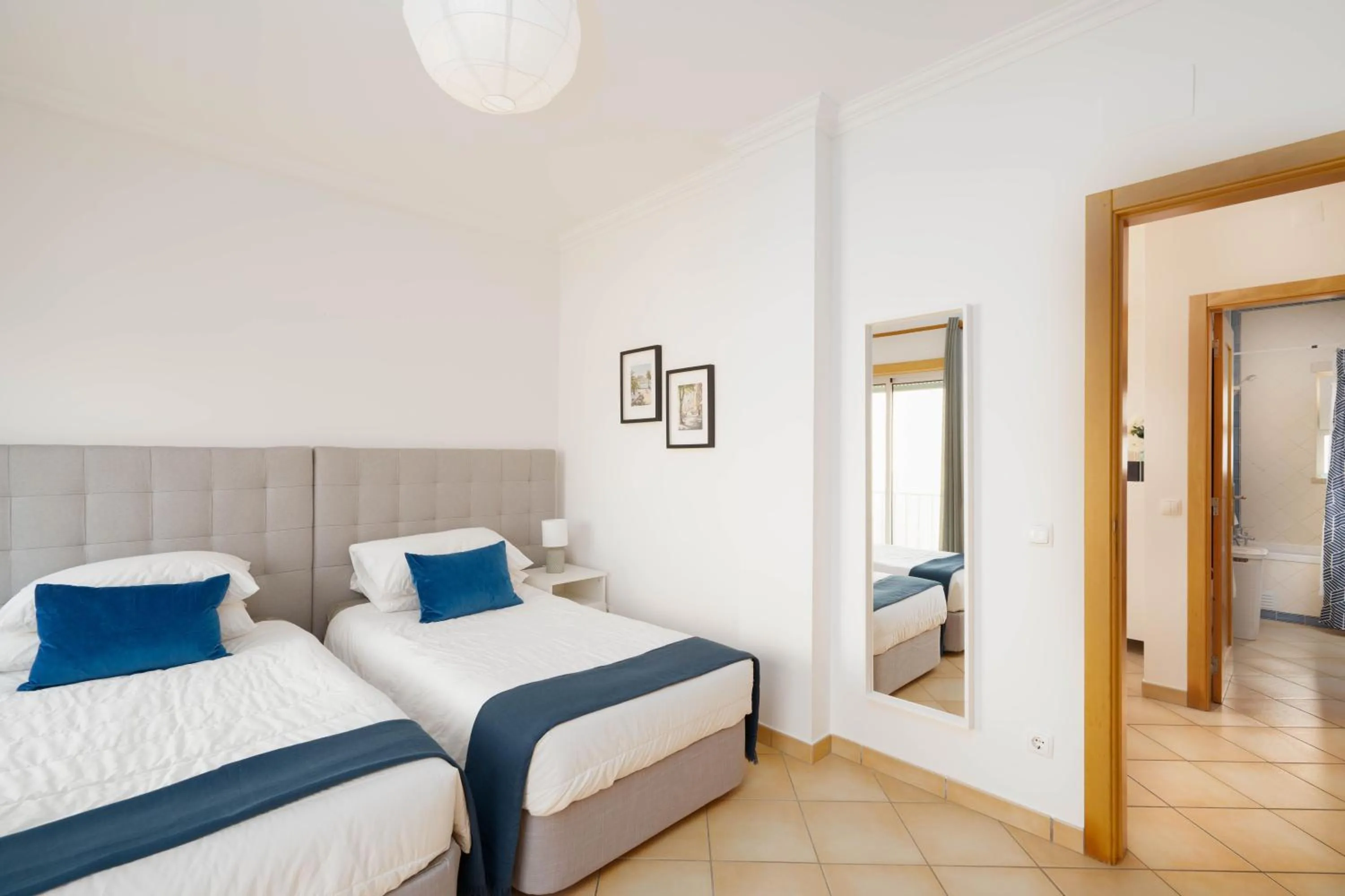 Bedroom, Bed in Old Village & Prestige