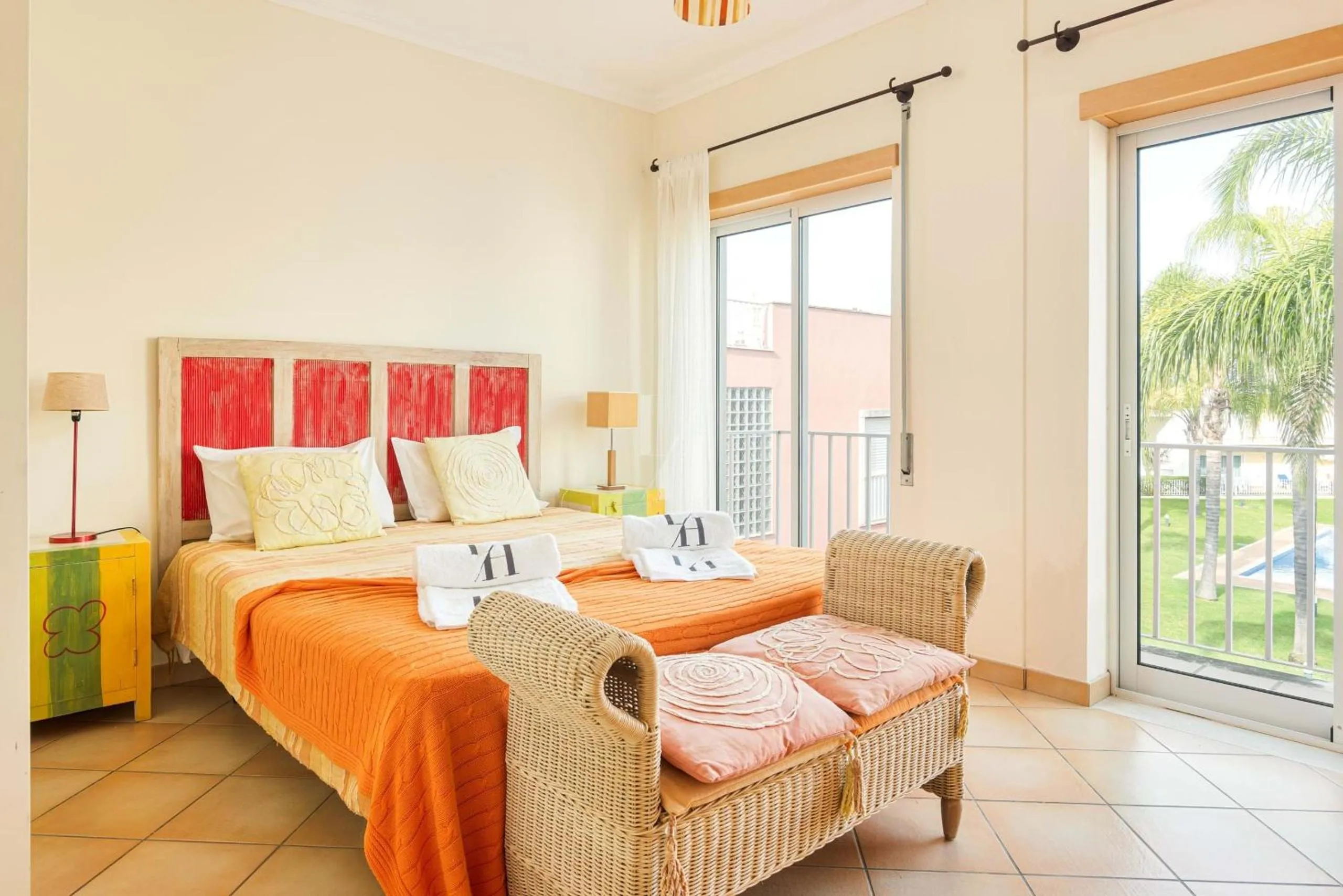 Bedroom, Bed in Old Village & Prestige