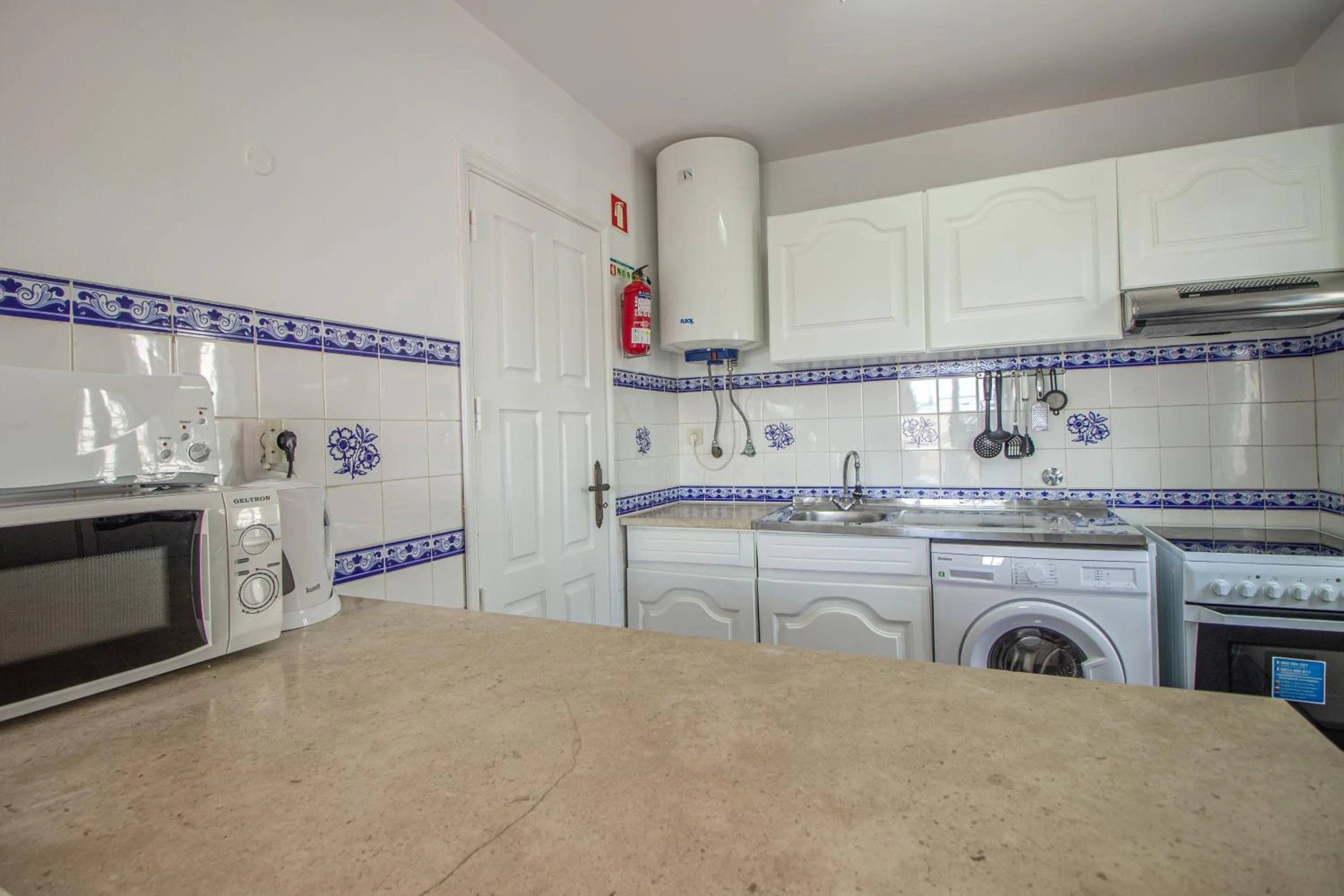 Kitchen or kitchenette in Old Village & Prestige