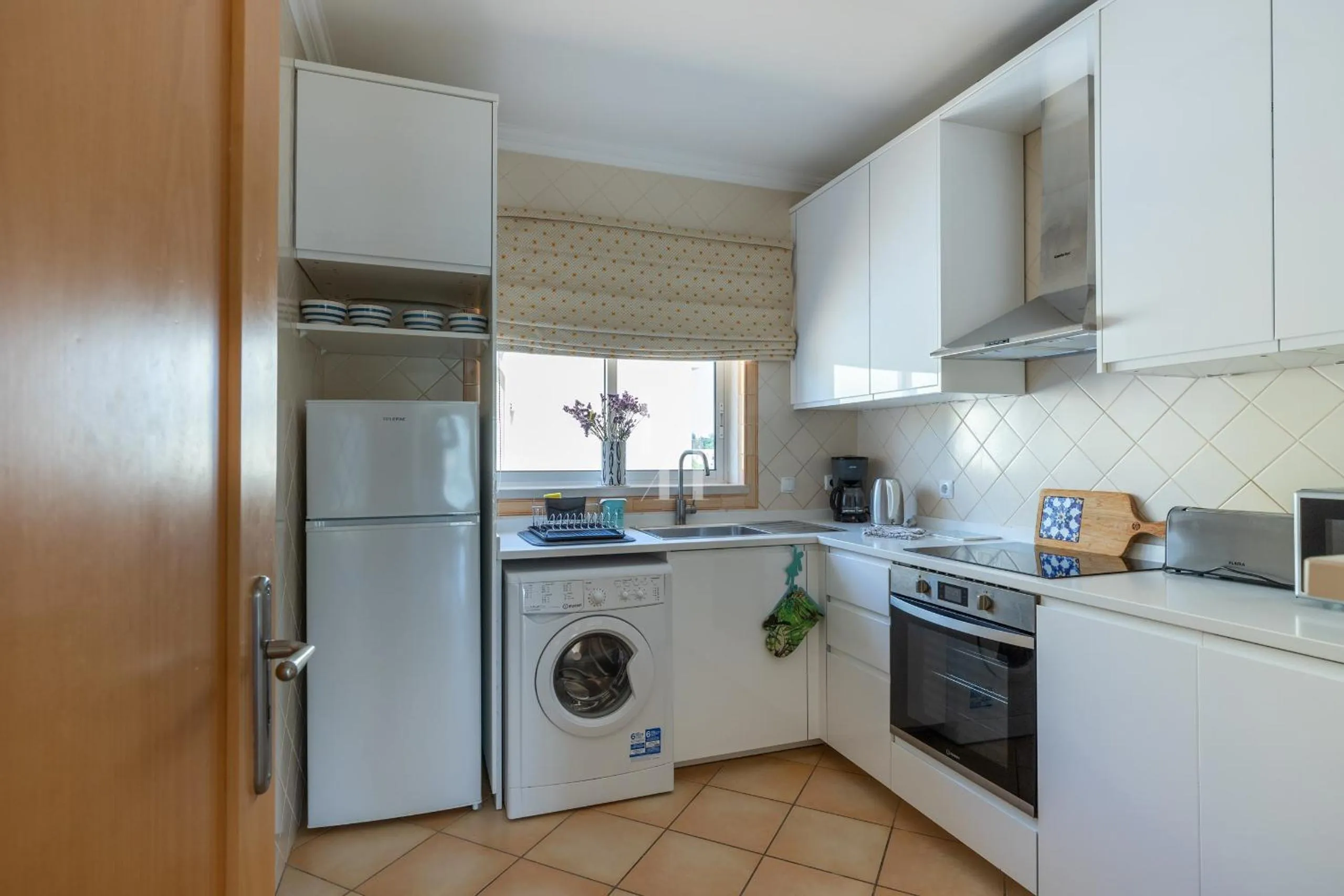 Kitchen or kitchenette in Old Village & Prestige