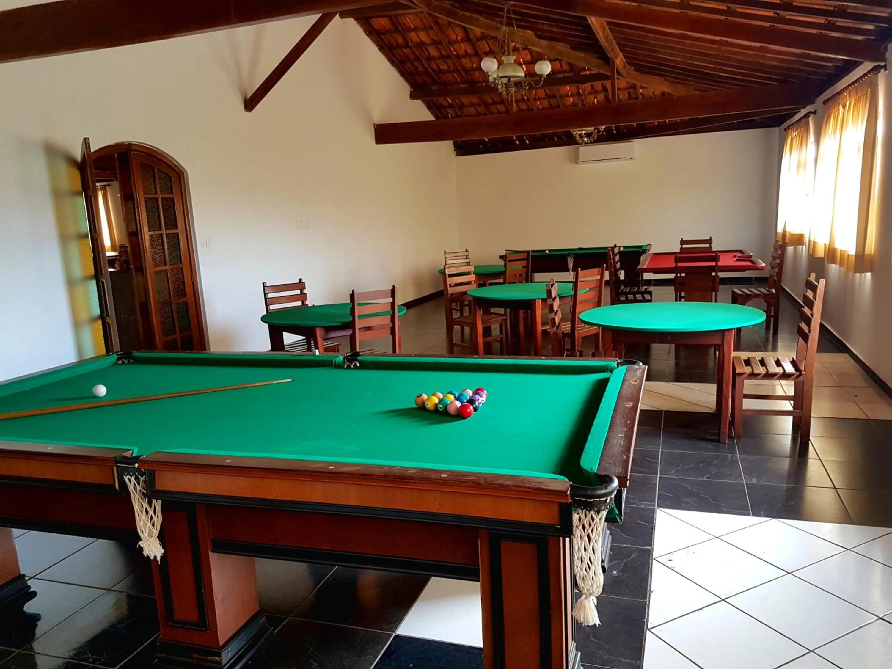 Billiard in Hotel Akropolis