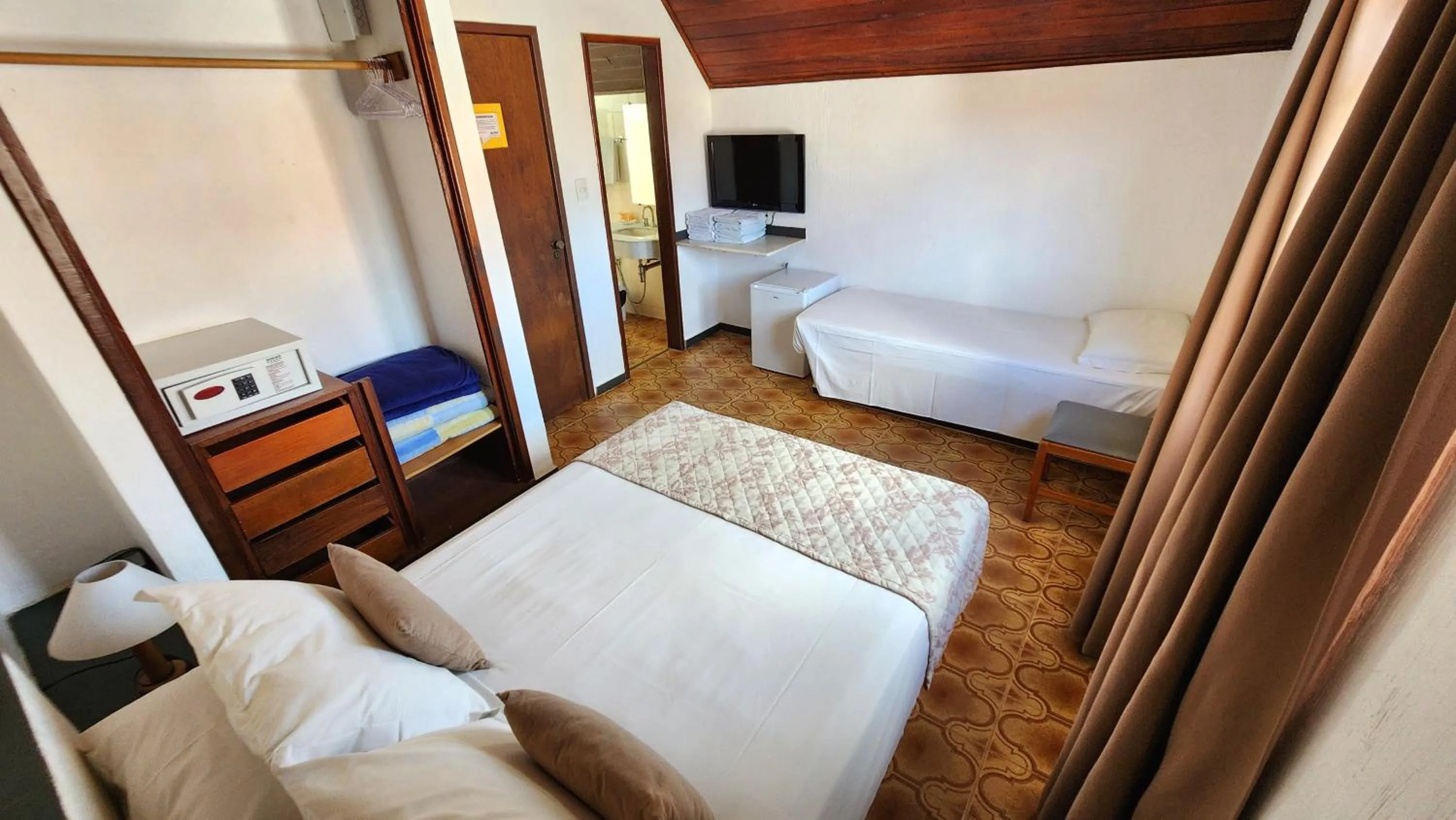 Bed in Hotel Akropolis