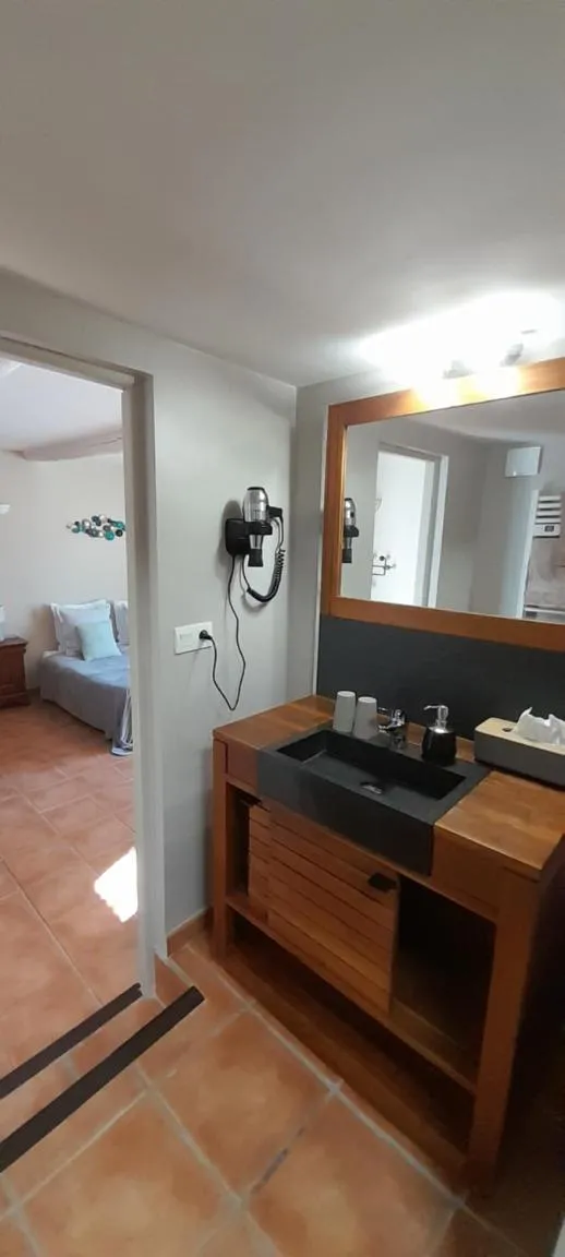 Bathroom, Bed in Le Mas des Vergers