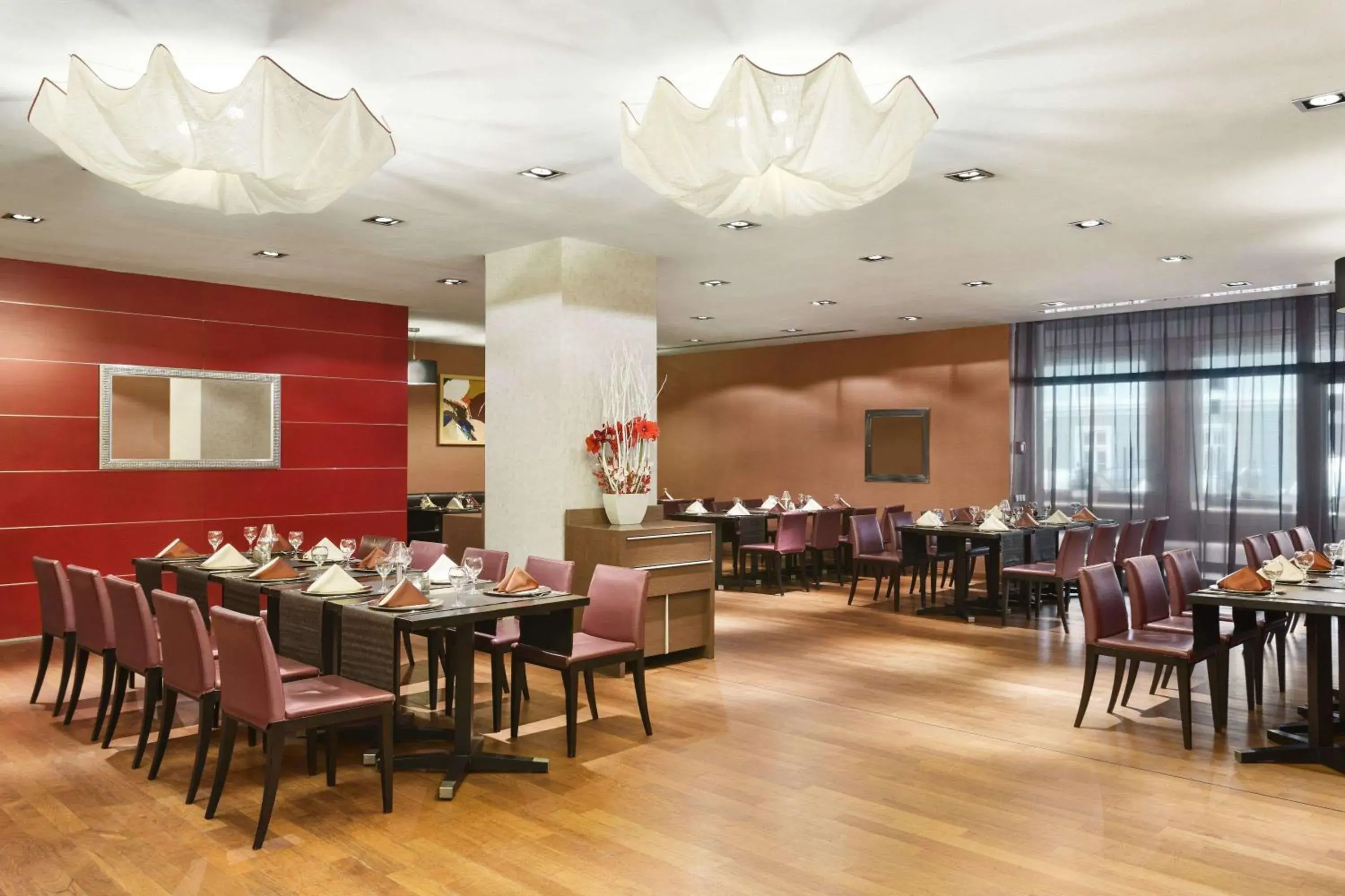 Restaurant/places to eat in Ramada Sibiu Hotel Restaurant/places to eat in Ramada Sibiu Hotel