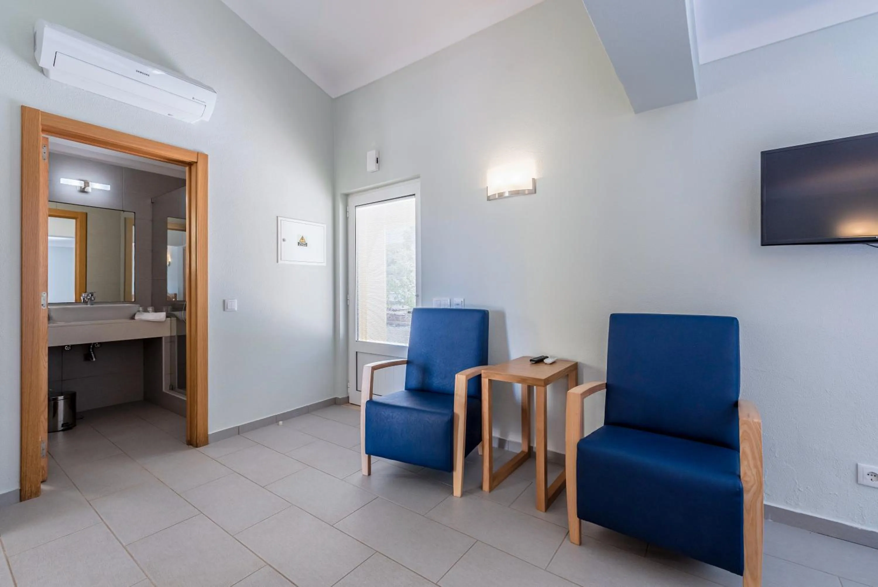 TV and multimedia in Browns Sports Resort